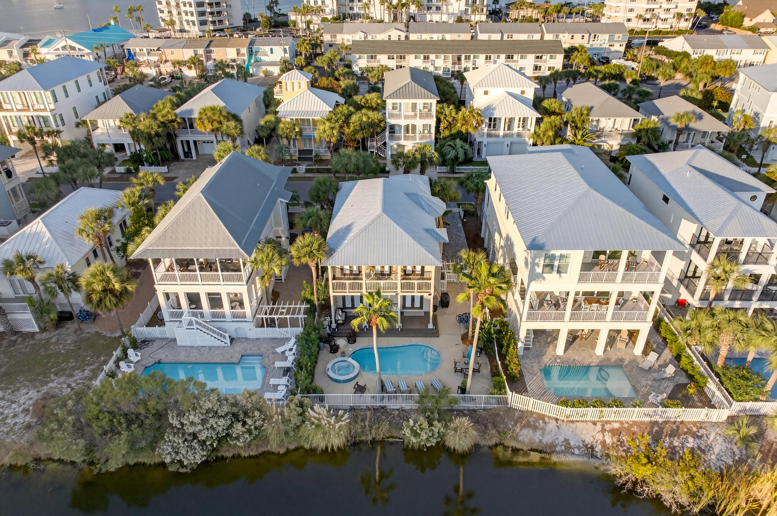 Destin, Florida, 32541, United States, 4 Bedrooms Bedrooms, ,4 BathroomsBathrooms,Residential,Active,1992549