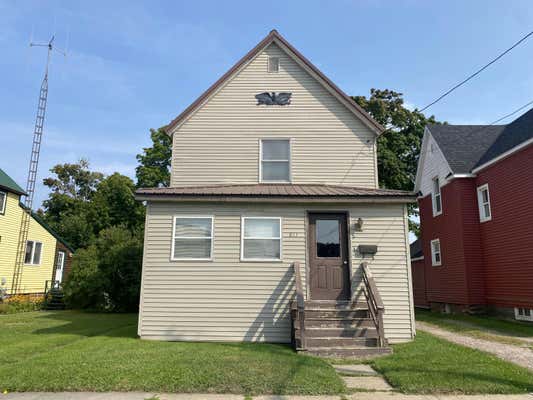 811 YOUNG ST, SAULT SAINTE MARIE, MI 49783 - Image 1