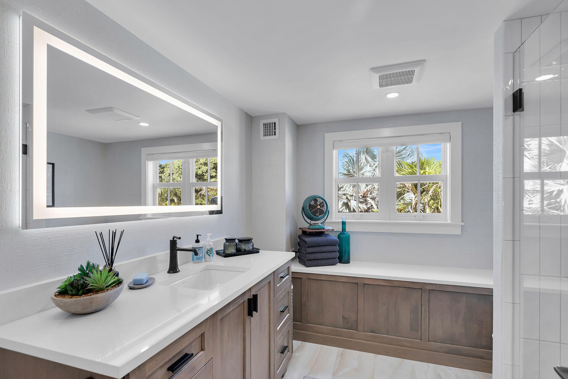 Key West, Florida, 33040, United States, 5 Bedrooms Bedrooms, ,5 BathroomsBathrooms,Residential,Active,1985593