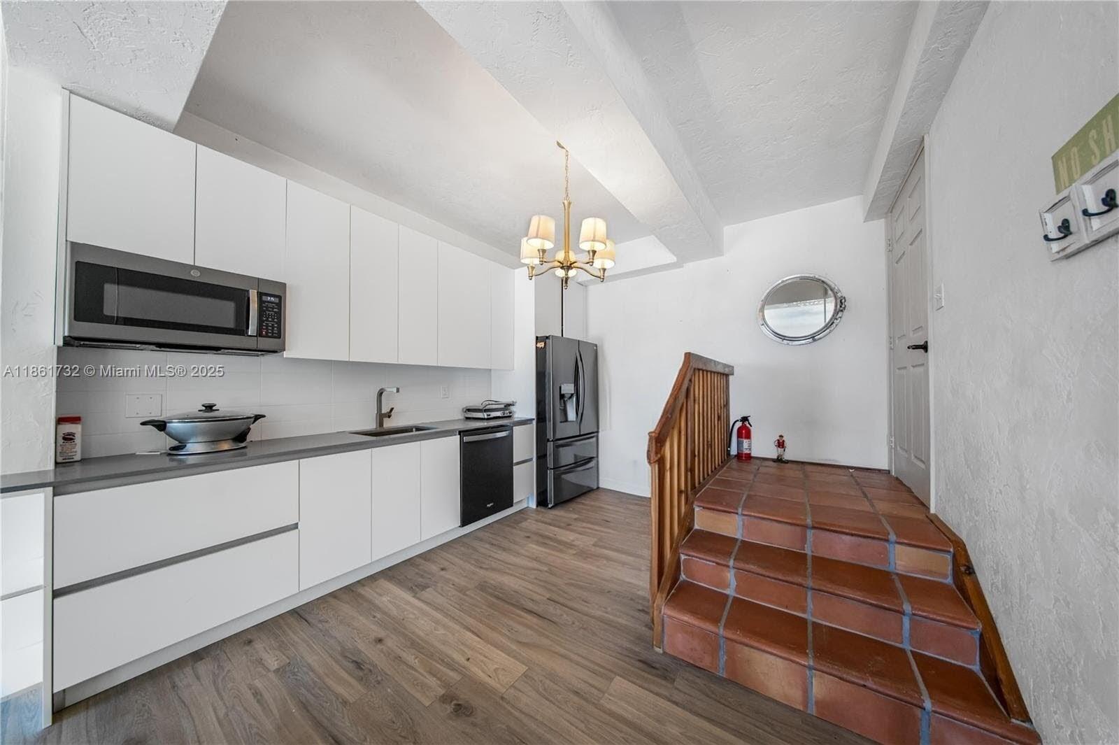 Islamorada, Florida, 33036, United States, 3 Bedrooms Bedrooms, ,4 BathroomsBathrooms,Residential,Active,1920244