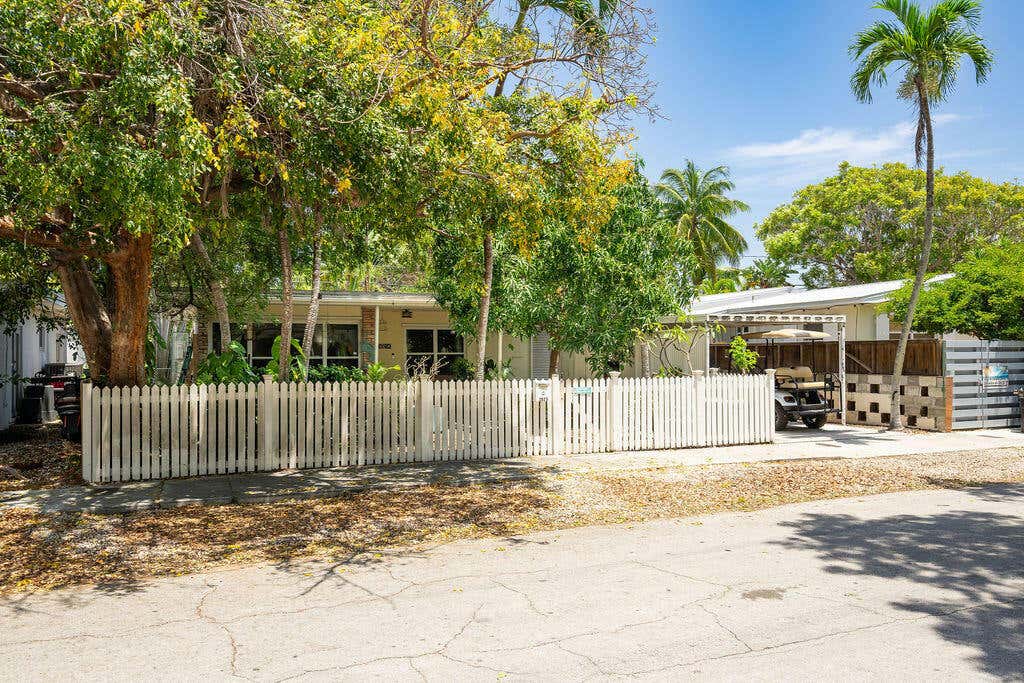 2023 STAPLES AVE, KEY WEST, FL 33040, photo 1 of 29