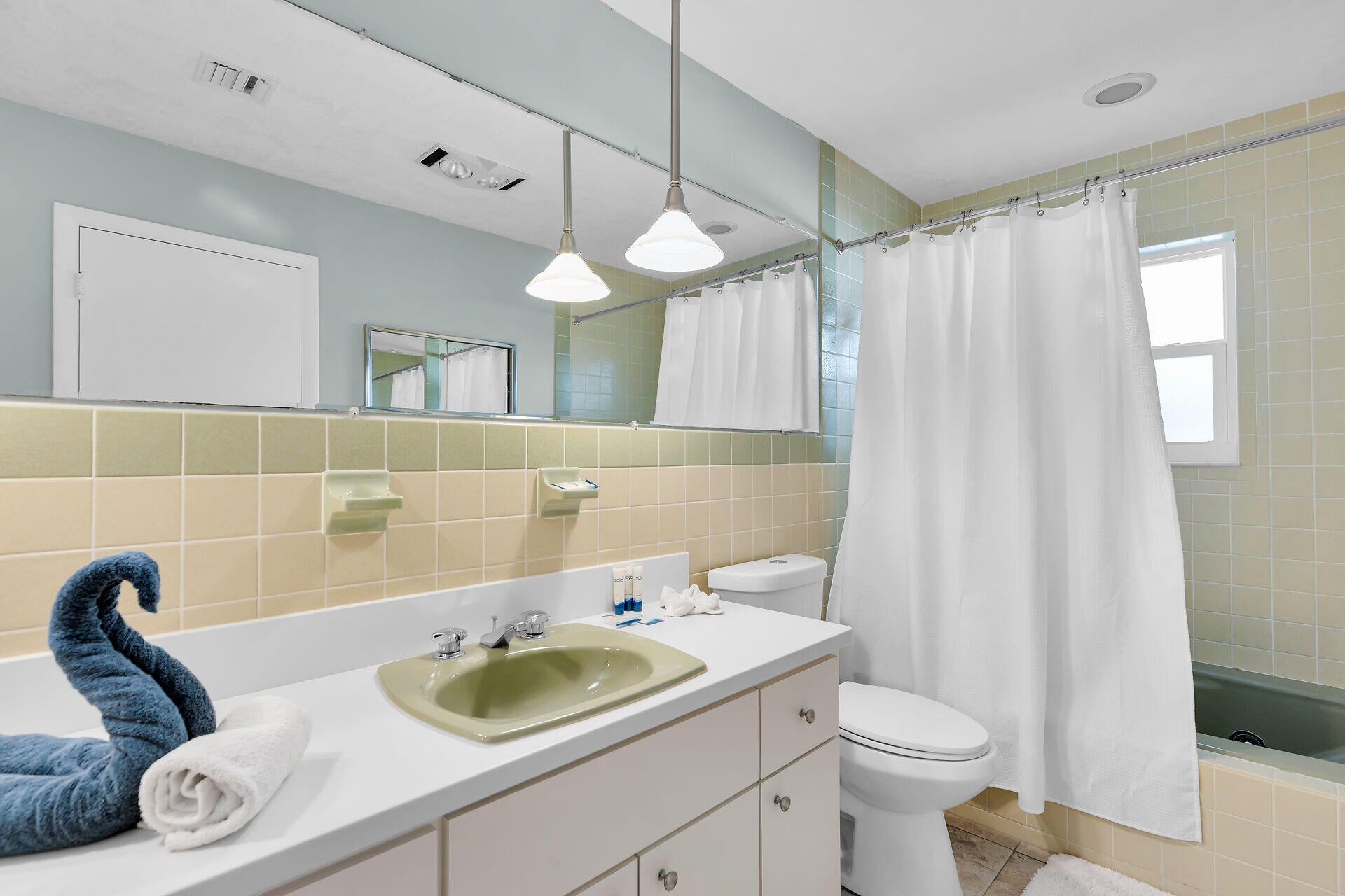 Marathon, Florida, 33050, United States, ,4 BathroomsBathrooms,Residential,Active,1806937