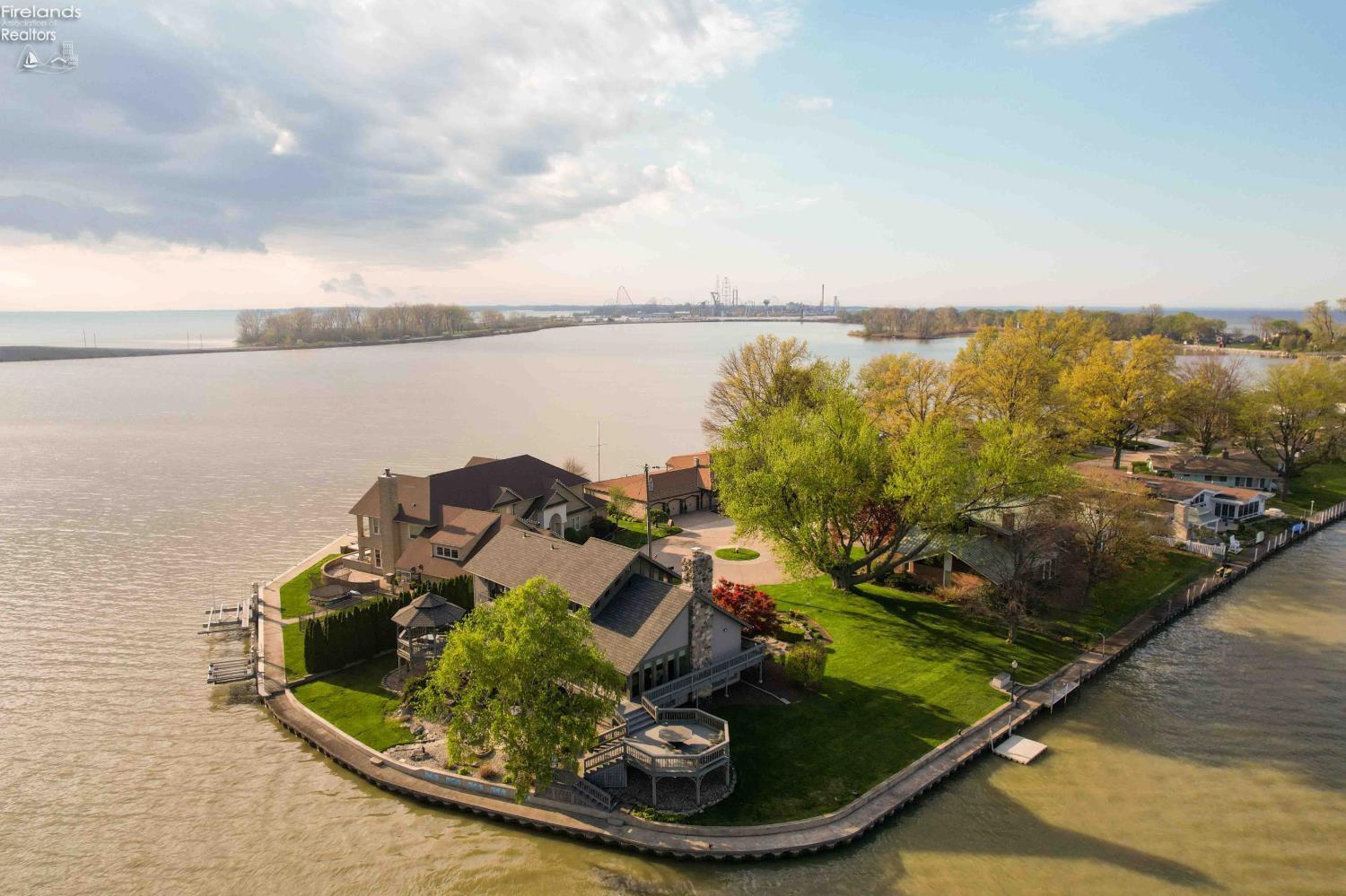 Sandusky, Ohio, 44870, United States, 4 Bedrooms Bedrooms, ,4 BathroomsBathrooms,Residential,Active,2042185