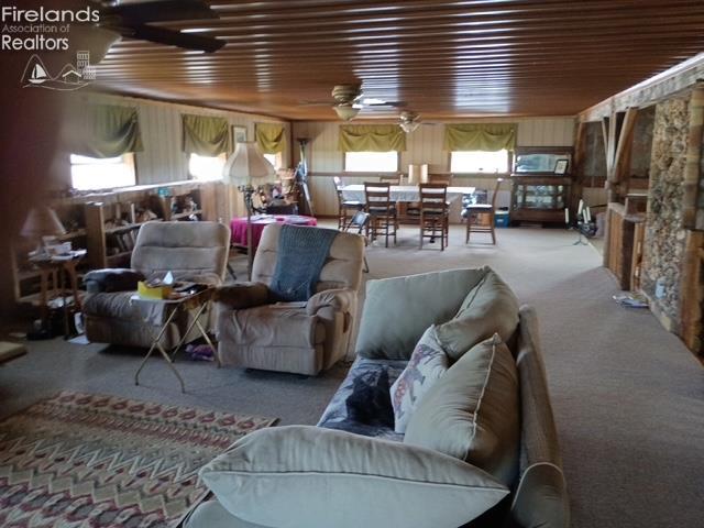 New London, Ohio, 44851, United States, 4 Bedrooms Bedrooms, ,3 BathroomsBathrooms,Residential,Active,1922748