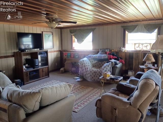 New London, Ohio, 44851, United States, 4 Bedrooms Bedrooms, ,3 BathroomsBathrooms,Residential,Active,1922748