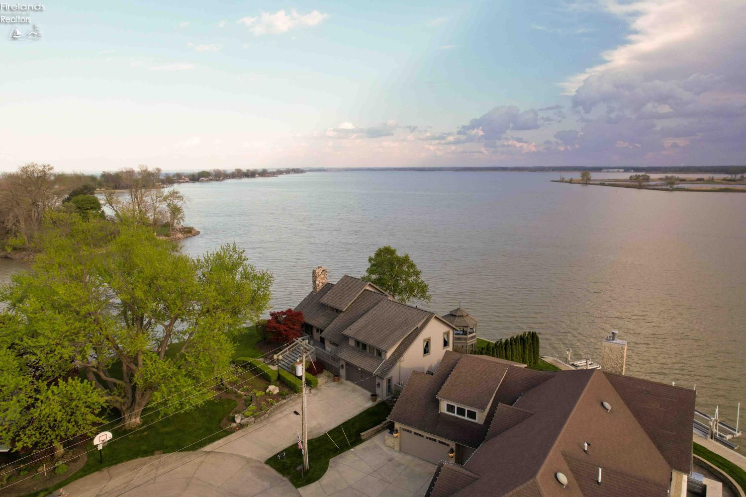 Sandusky, Ohio, 44870, United States, 4 Bedrooms Bedrooms, ,4 BathroomsBathrooms,Residential,Active,2042185