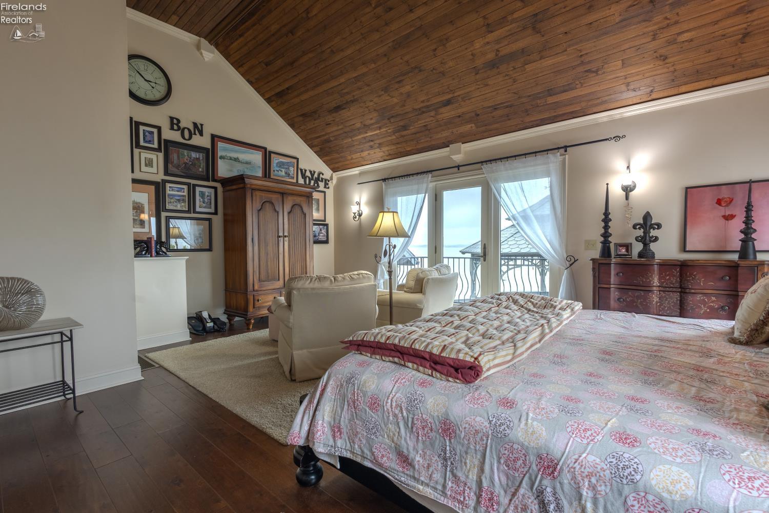 Sandusky, Ohio, 44870, United States, 4 Bedrooms Bedrooms, ,4 BathroomsBathrooms,Residential,Active,2042185