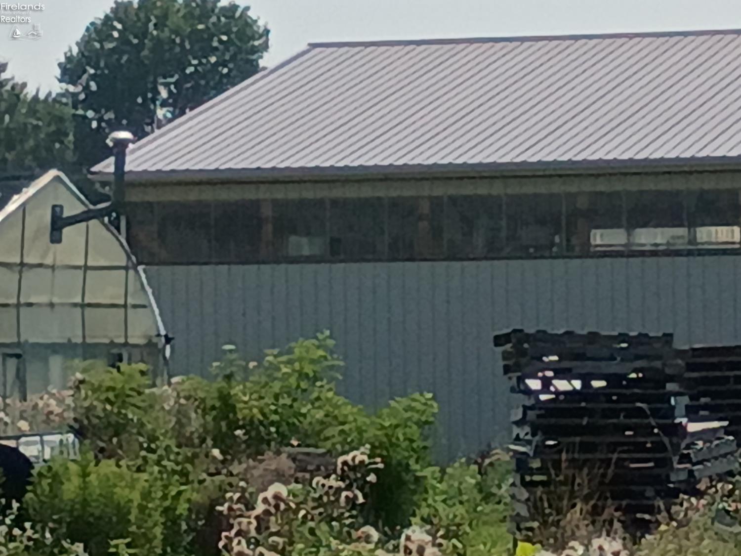 New London, Ohio, 44851, United States, 4 Bedrooms Bedrooms, ,3 BathroomsBathrooms,Residential,Active,1922748