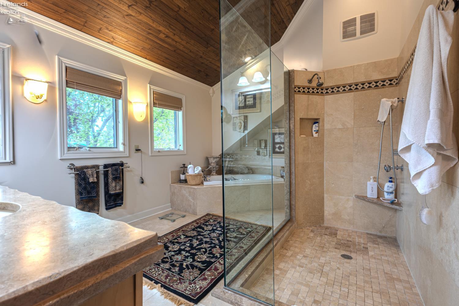 Sandusky, Ohio, 44870, United States, 4 Bedrooms Bedrooms, ,4 BathroomsBathrooms,Residential,Active,2042185