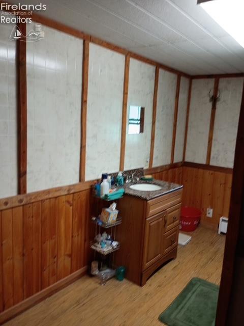 New London, Ohio, 44851, United States, 4 Bedrooms Bedrooms, ,3 BathroomsBathrooms,Residential,Active,1922748