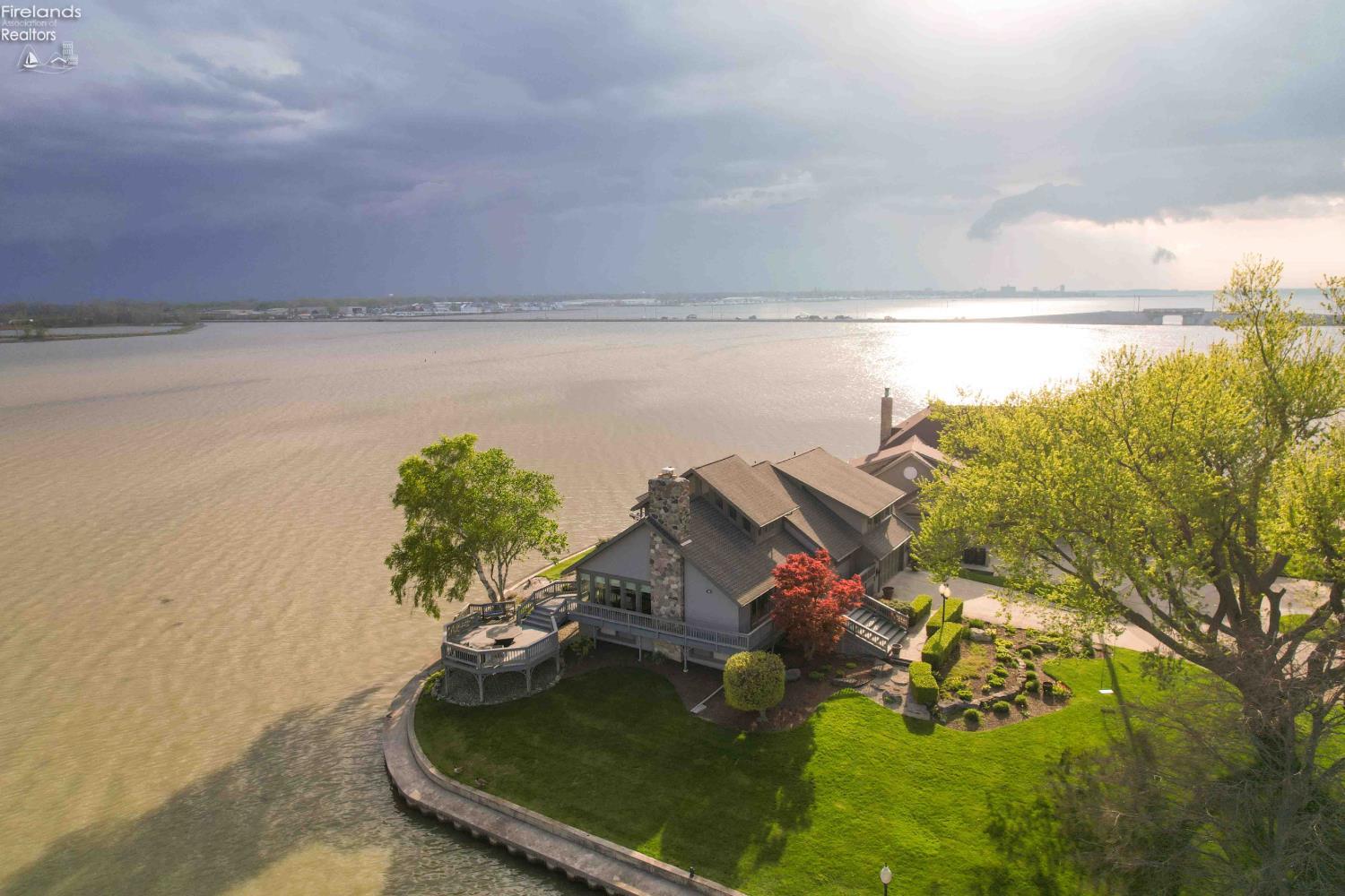Sandusky, Ohio, 44870, United States, 4 Bedrooms Bedrooms, ,4 BathroomsBathrooms,Residential,Active,2042185