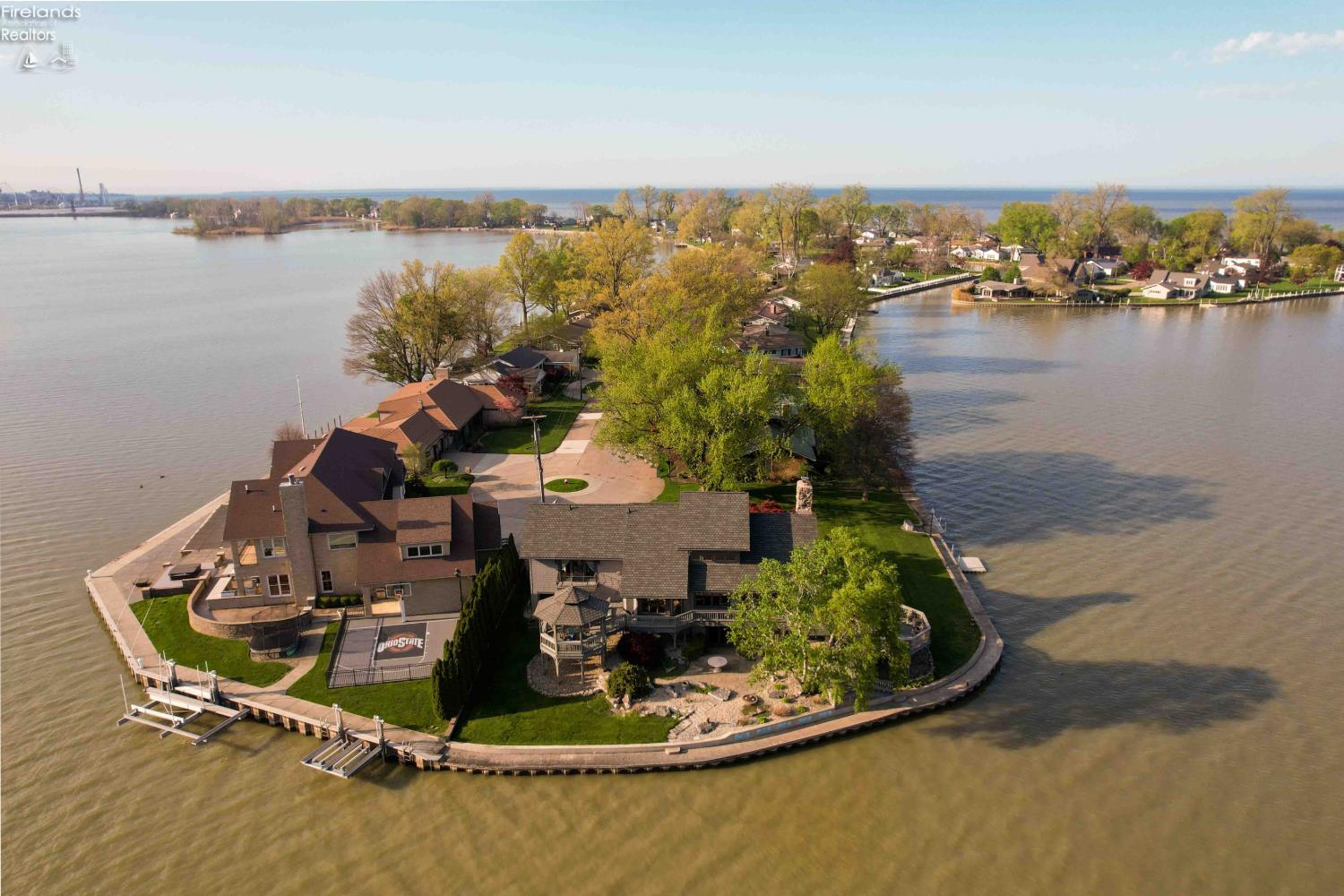 Sandusky, Ohio, 44870, United States, 4 Bedrooms Bedrooms, ,4 BathroomsBathrooms,Residential,Active,2042185