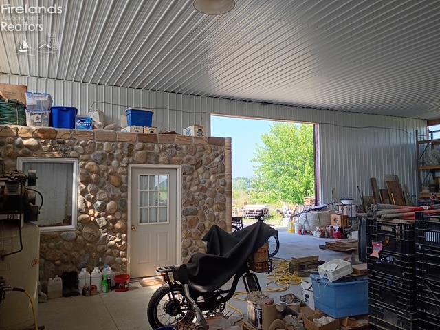 New London, Ohio, 44851, United States, 4 Bedrooms Bedrooms, ,3 BathroomsBathrooms,Residential,Active,1922748