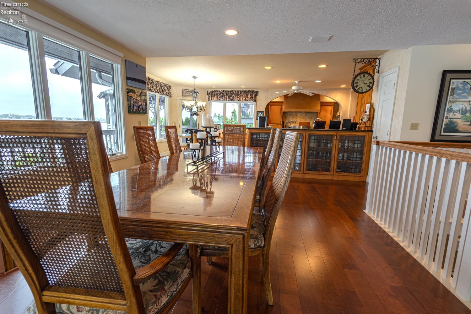 Sandusky, Ohio, 44870, United States, 4 Bedrooms Bedrooms, ,4 BathroomsBathrooms,Residential,Active,2042185