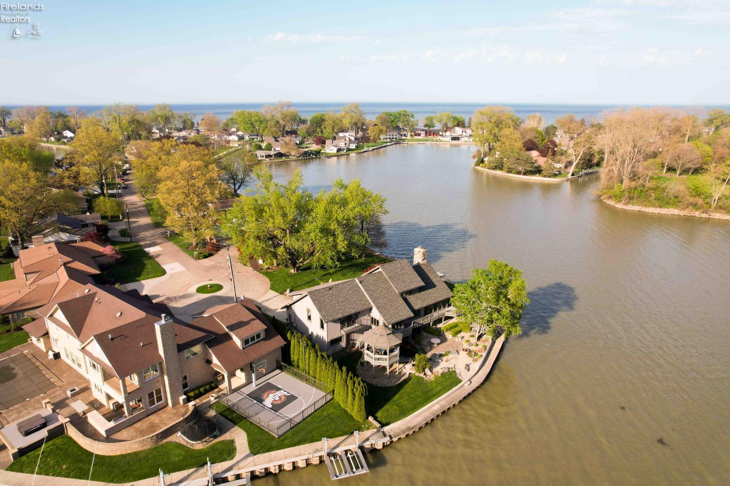Sandusky, Ohio, 44870, United States, 4 Bedrooms Bedrooms, ,4 BathroomsBathrooms,Residential,Active,2042185