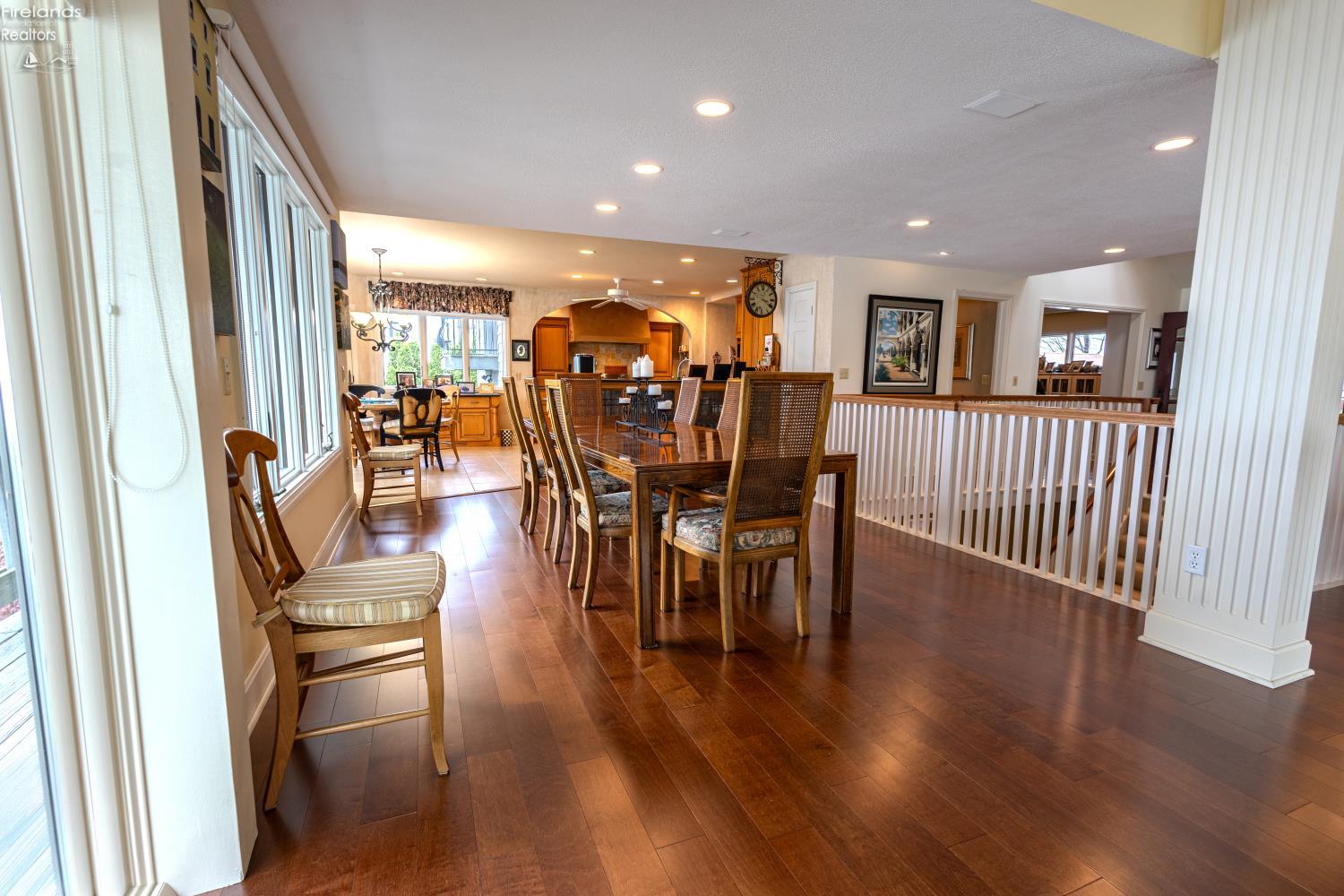 Sandusky, Ohio, 44870, United States, 4 Bedrooms Bedrooms, ,4 BathroomsBathrooms,Residential,Active,2042185
