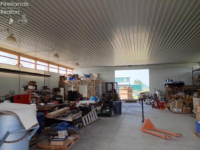 New London, Ohio, 44851, United States, 4 Bedrooms Bedrooms, ,3 BathroomsBathrooms,Residential,Active,1922748