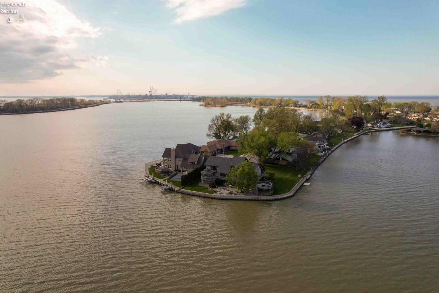 Sandusky, Ohio, 44870, United States, 4 Bedrooms Bedrooms, ,4 BathroomsBathrooms,Residential,Active,2042185
