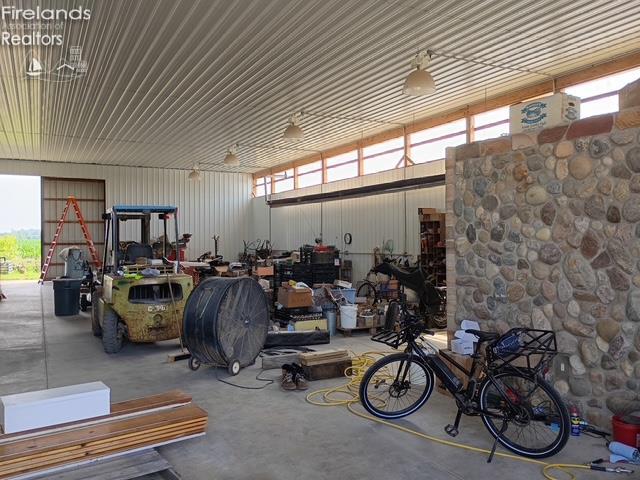 New London, Ohio, 44851, United States, 4 Bedrooms Bedrooms, ,3 BathroomsBathrooms,Residential,Active,1922748