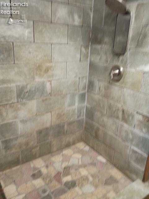 New London, Ohio, 44851, United States, 4 Bedrooms Bedrooms, ,3 BathroomsBathrooms,Residential,Active,1922748