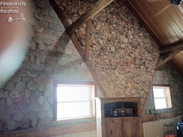 New London, Ohio, 44851, United States, 4 Bedrooms Bedrooms, ,3 BathroomsBathrooms,Residential,Active,1922748