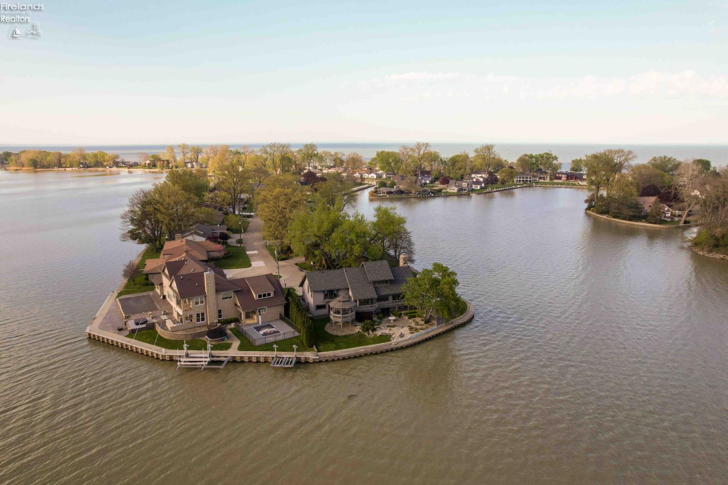 Sandusky, Ohio, 44870, United States, 4 Bedrooms Bedrooms, ,4 BathroomsBathrooms,Residential,Active,2042185
