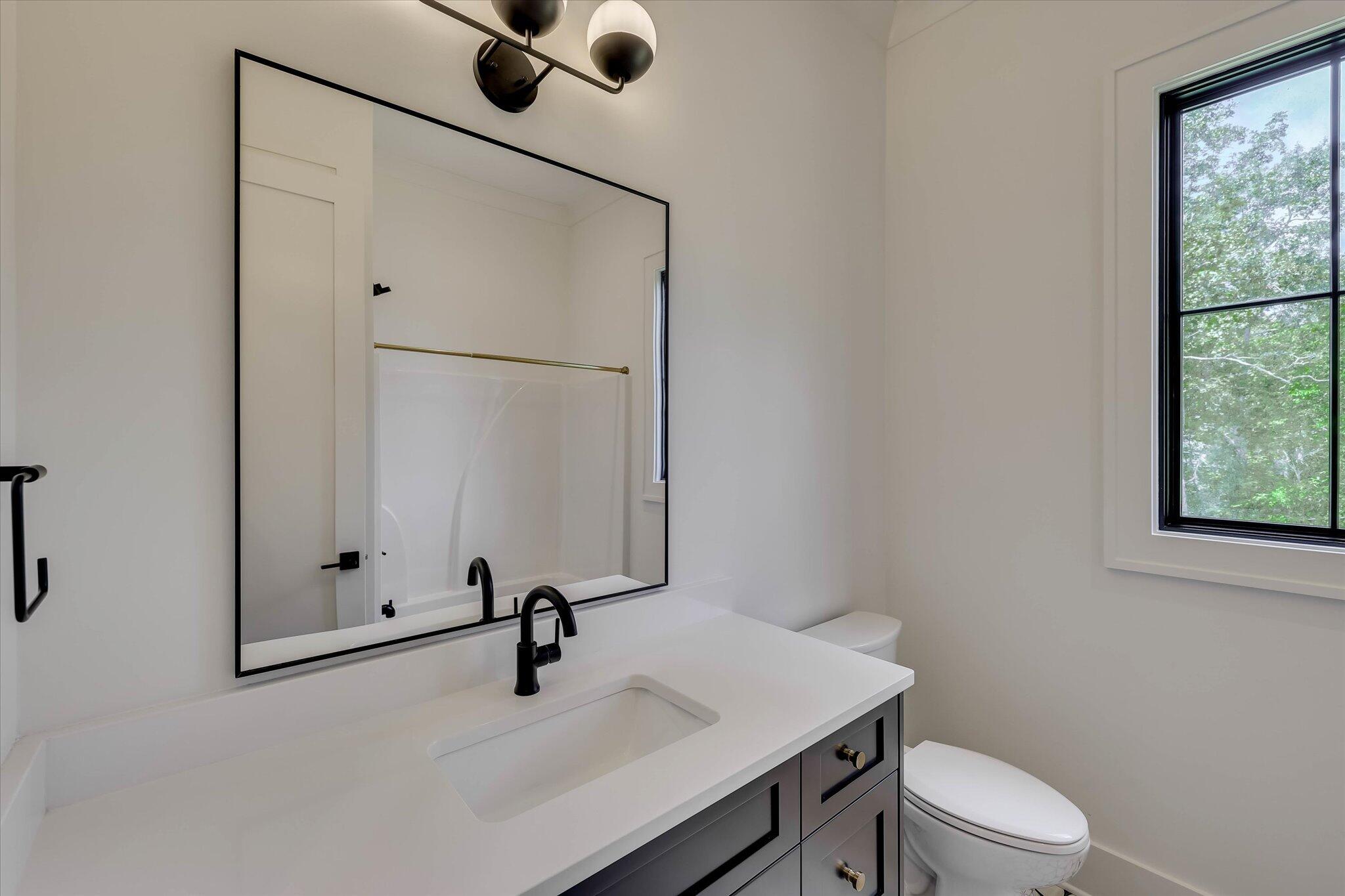 Mccormick, South Carolina, 29835, United States, 4 Bedrooms Bedrooms, ,4 BathroomsBathrooms,Residential,Active,1934765