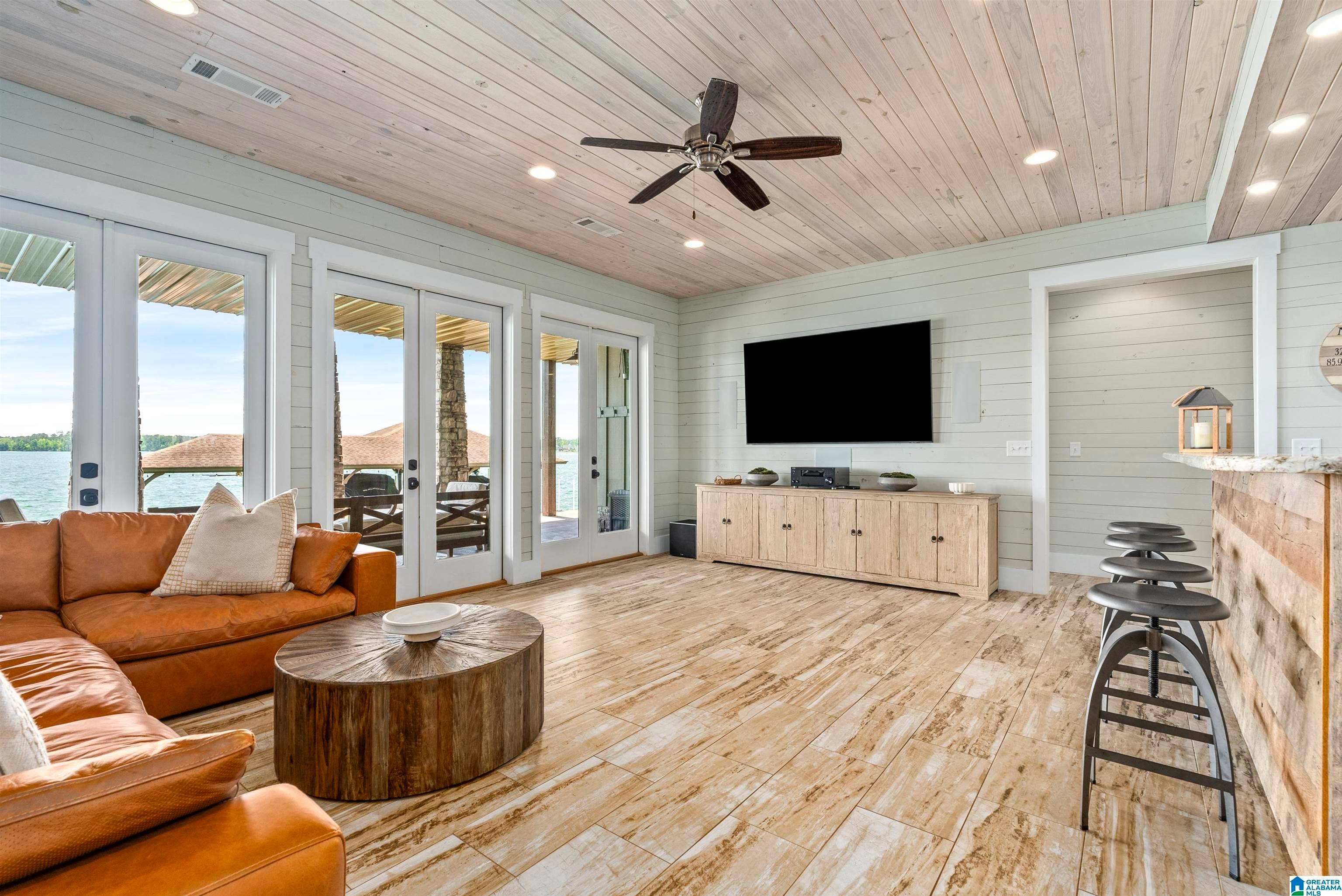 Alexander City, Alabama, 35010, United States, 4 Bedrooms Bedrooms, ,5 BathroomsBathrooms,Residential,Active,2044591