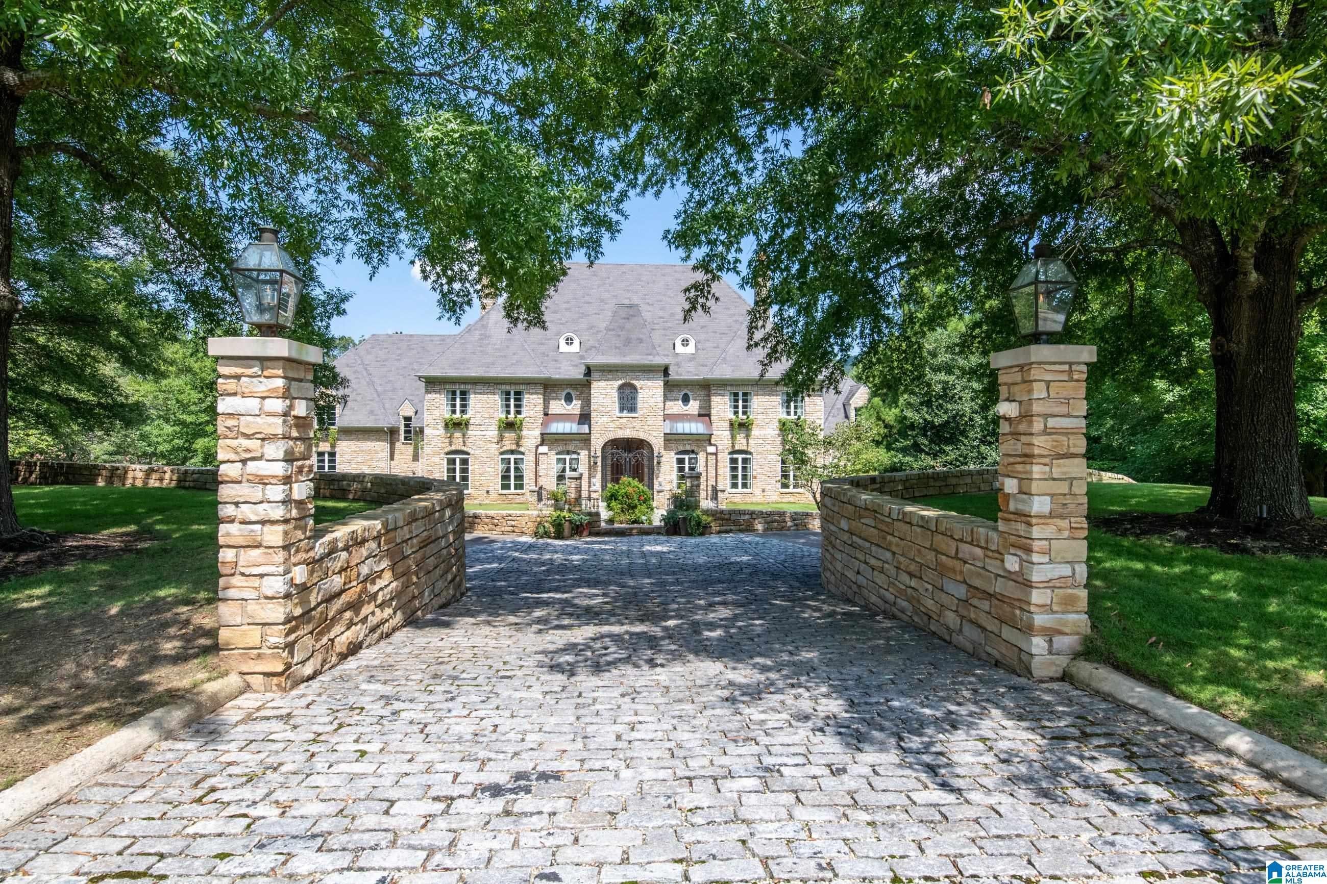 Hoover, Alabama, 35242, United States, 6 Bedrooms Bedrooms, ,8 BathroomsBathrooms,Residential,Active,1711519
