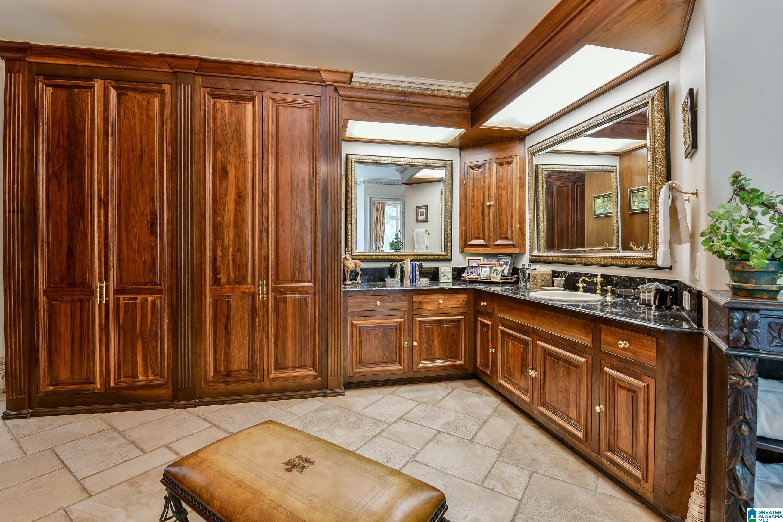 Hoover, Alabama, 35242, United States, 6 Bedrooms Bedrooms, ,8 BathroomsBathrooms,Residential,Active,1711519