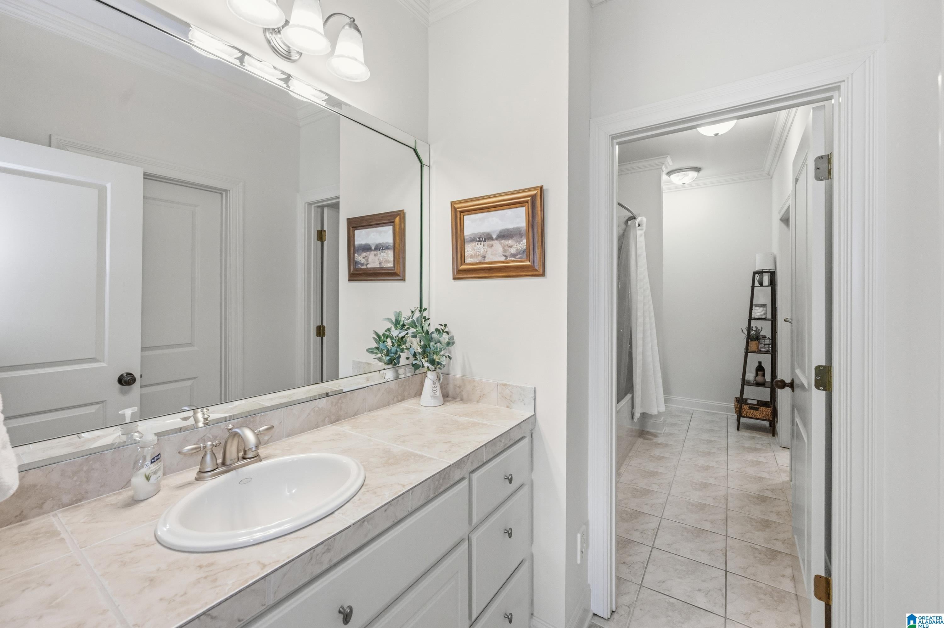 Hoover, Alabama, 35242, United States, 6 Bedrooms Bedrooms, ,5 BathroomsBathrooms,Residential,Active,2045036