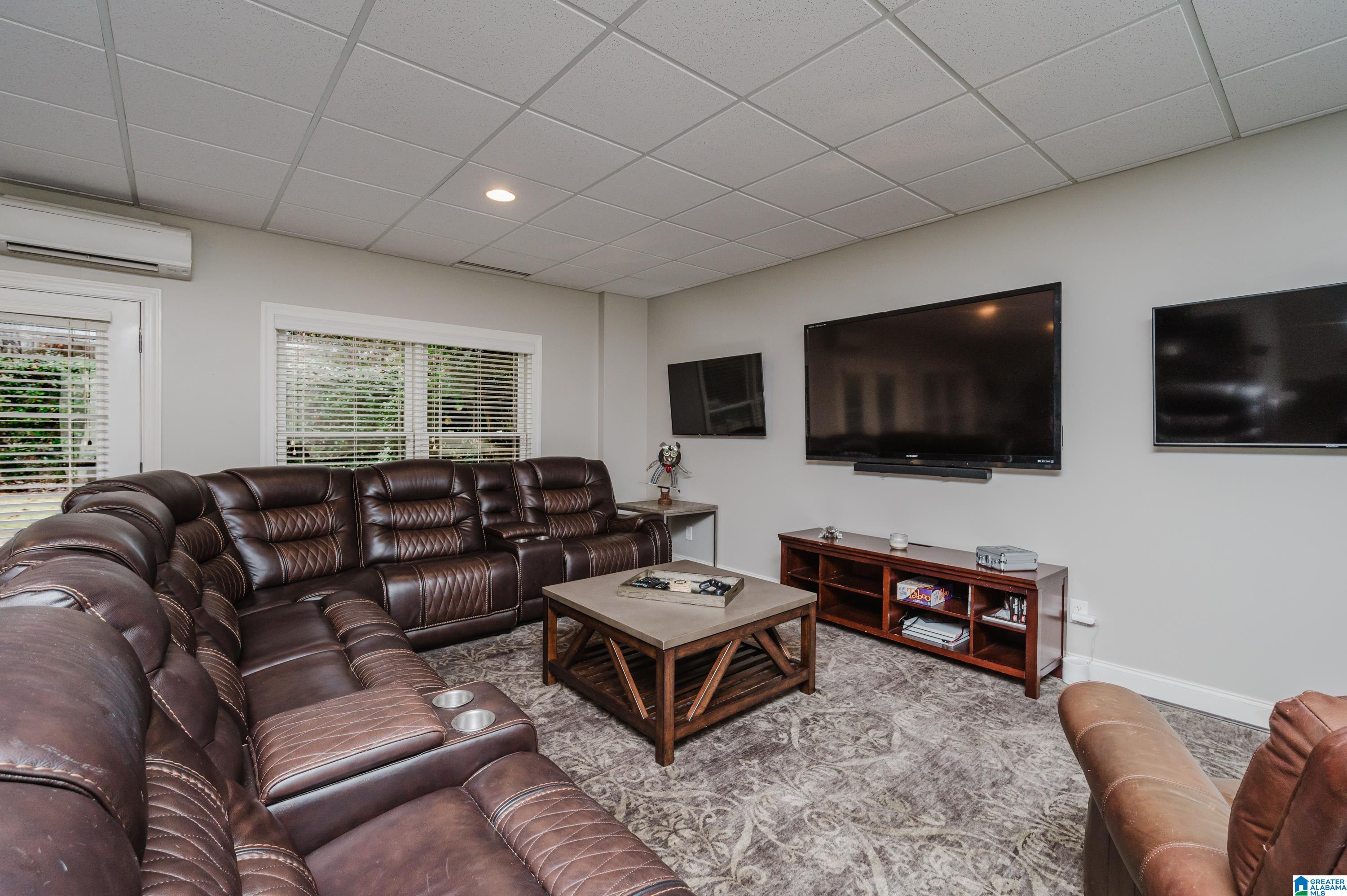 Hoover, Alabama, 35242, United States, 5 Bedrooms Bedrooms, ,5 BathroomsBathrooms,Residential,Active,2007294