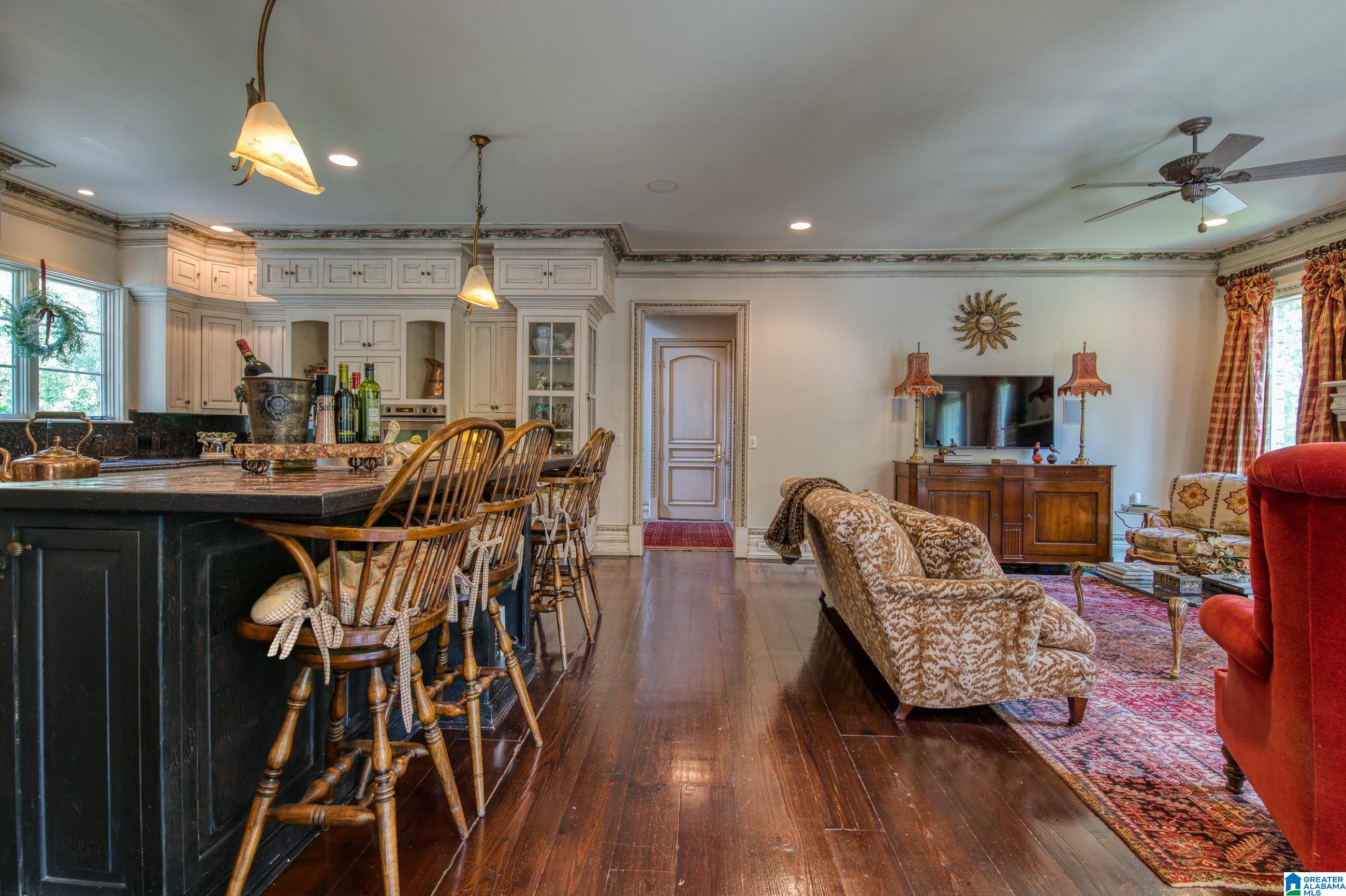Hoover, Alabama, 35242, United States, 6 Bedrooms Bedrooms, ,8 BathroomsBathrooms,Residential,Active,1711519