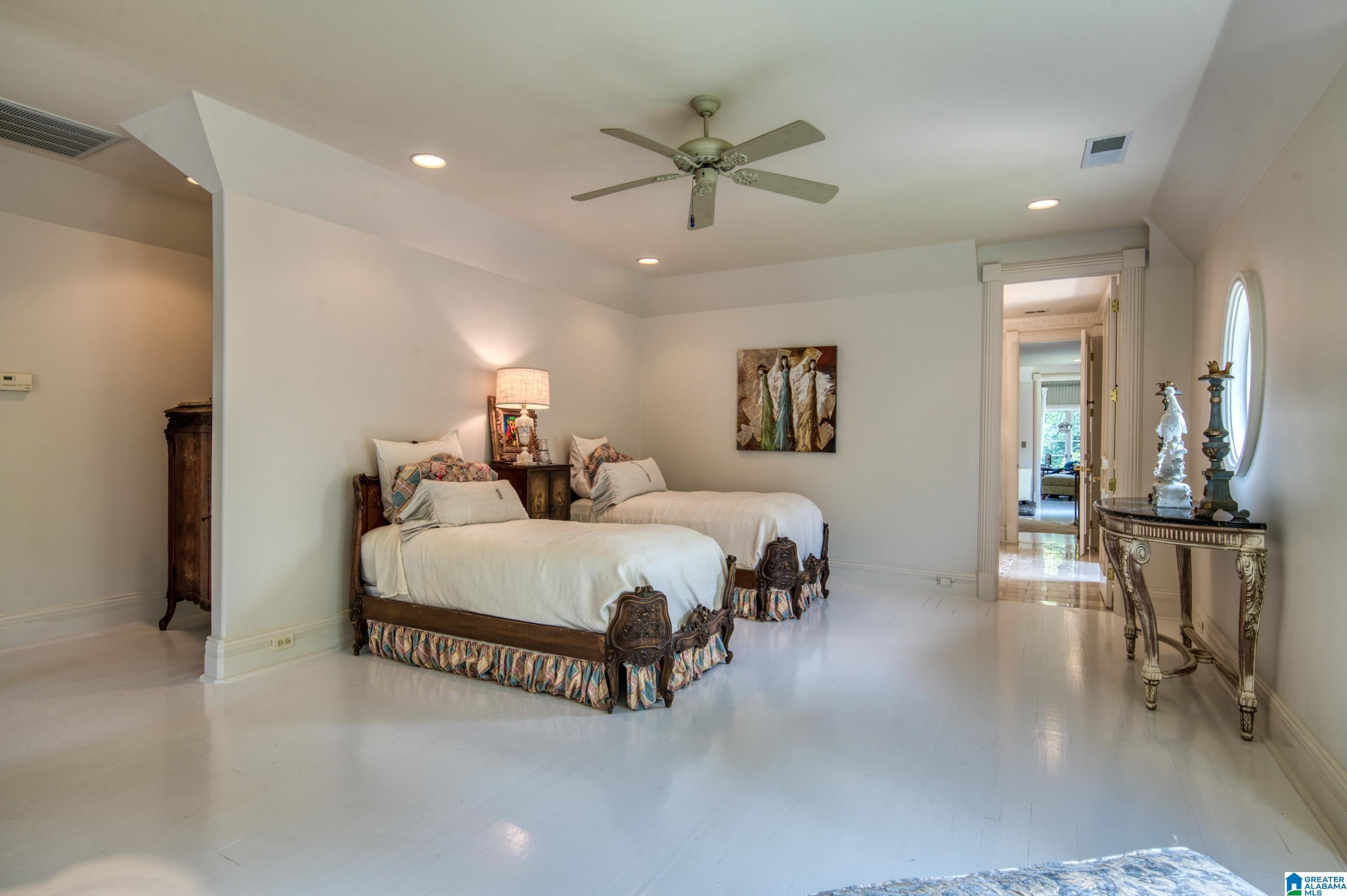 Hoover, Alabama, 35242, United States, 6 Bedrooms Bedrooms, ,8 BathroomsBathrooms,Residential,Active,1711519