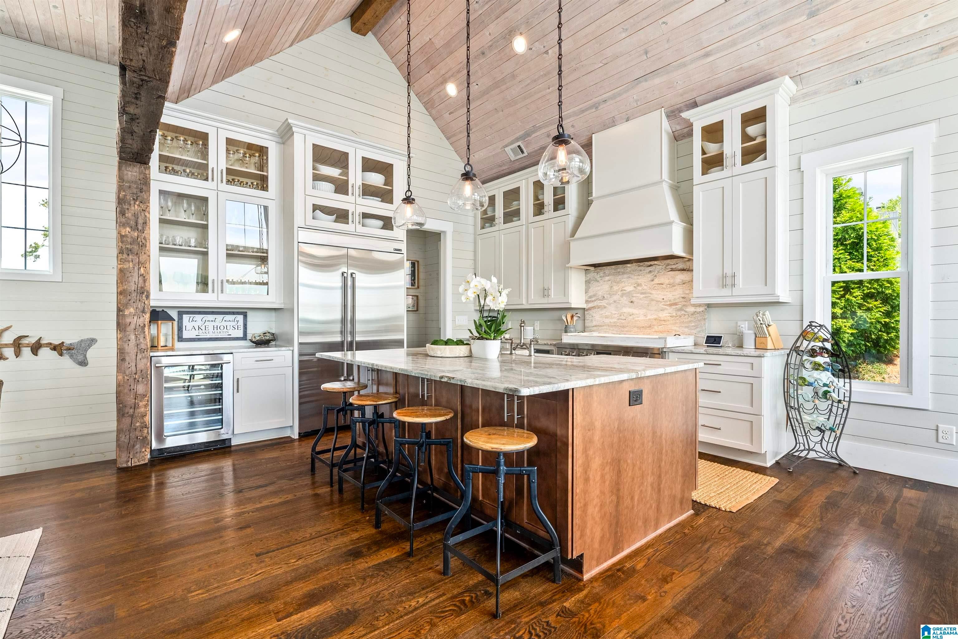 Alexander City, Alabama, 35010, United States, 4 Bedrooms Bedrooms, ,5 BathroomsBathrooms,Residential,Active,2044591