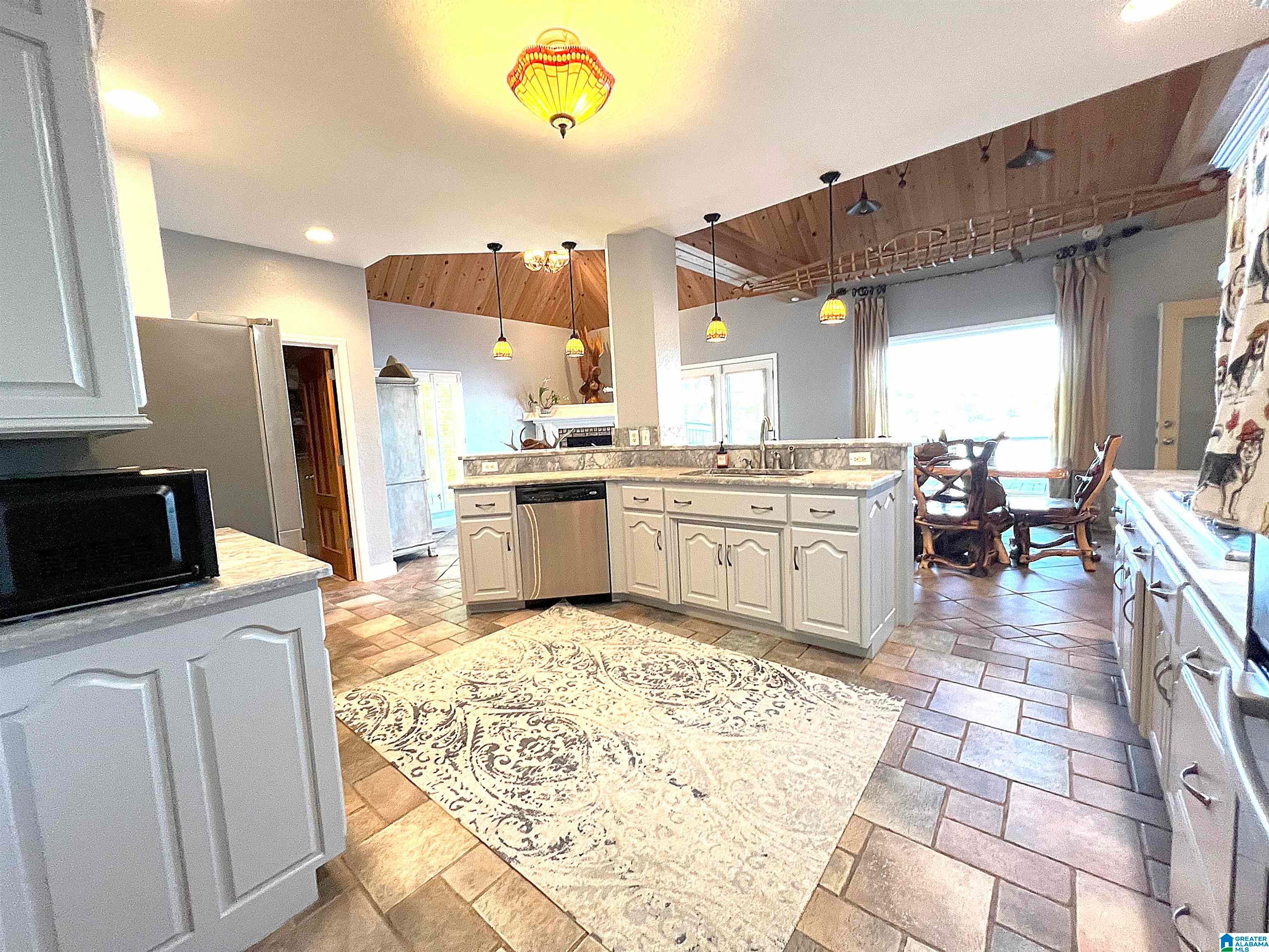 Crane Hill, Alabama, 35053, United States, 5 Bedrooms Bedrooms, ,4 BathroomsBathrooms,Residential,Active,2010198