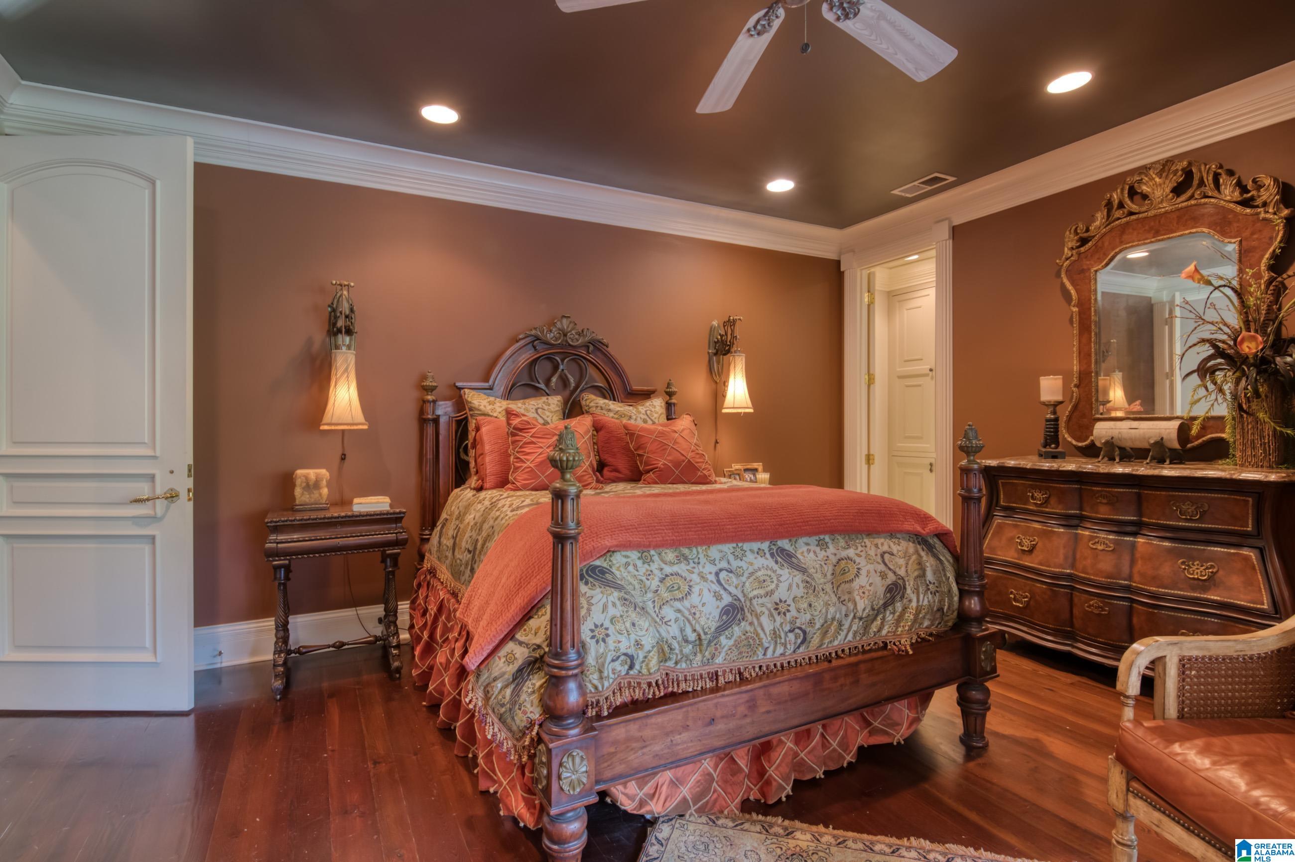 Hoover, Alabama, 35242, United States, 6 Bedrooms Bedrooms, ,8 BathroomsBathrooms,Residential,Active,1711519