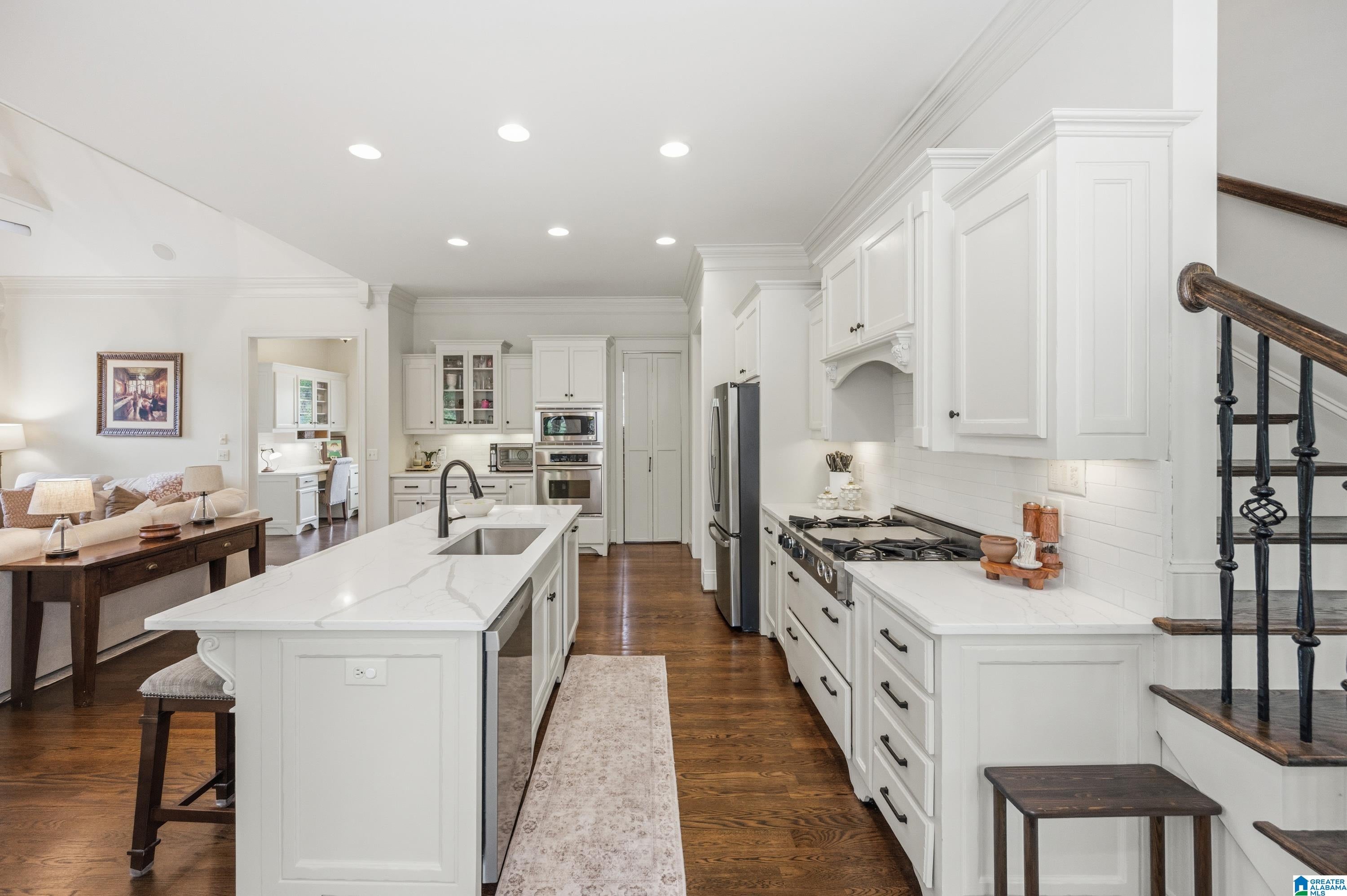 Hoover, Alabama, 35242, United States, 6 Bedrooms Bedrooms, ,5 BathroomsBathrooms,Residential,Active,2045036