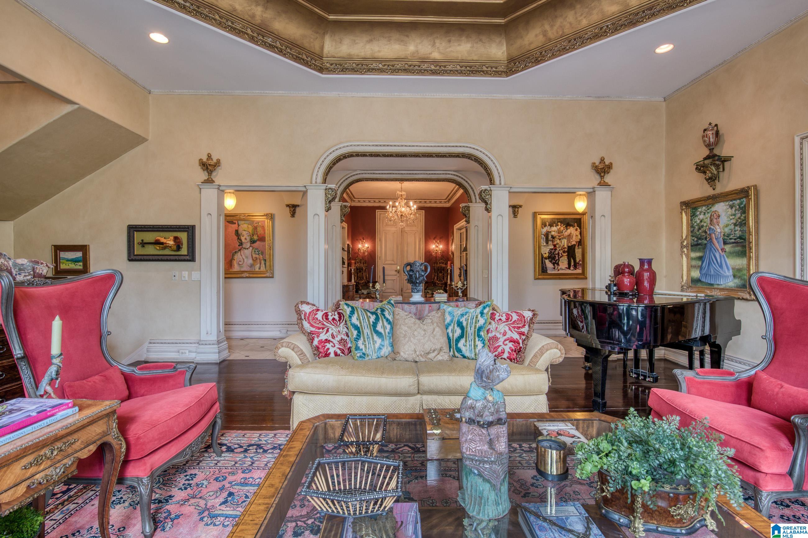 Hoover, Alabama, 35242, United States, 6 Bedrooms Bedrooms, ,8 BathroomsBathrooms,Residential,Active,1711519