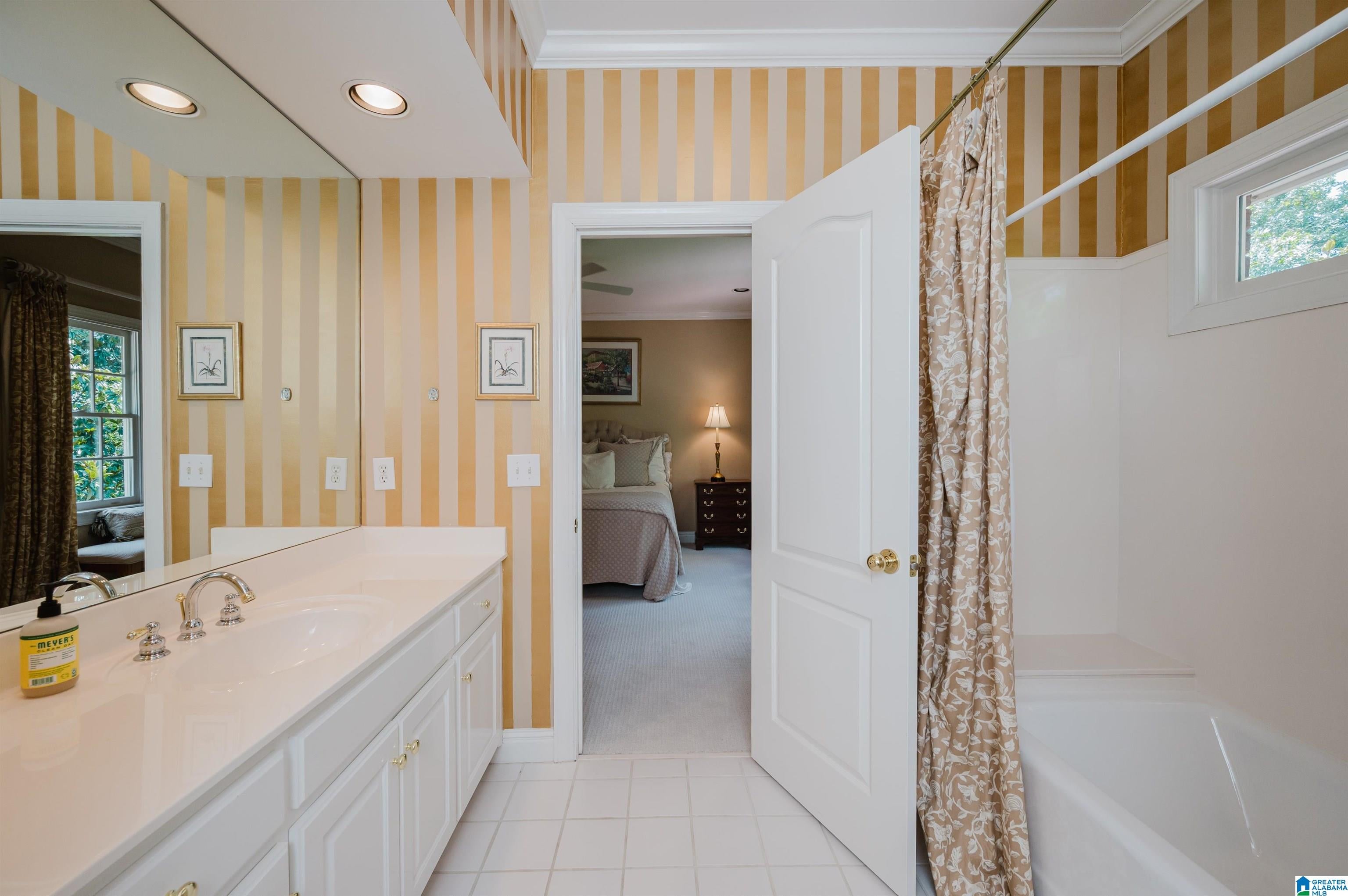 Hoover, Alabama, 35242, United States, ,9 BathroomsBathrooms,Residential,Active,1894783