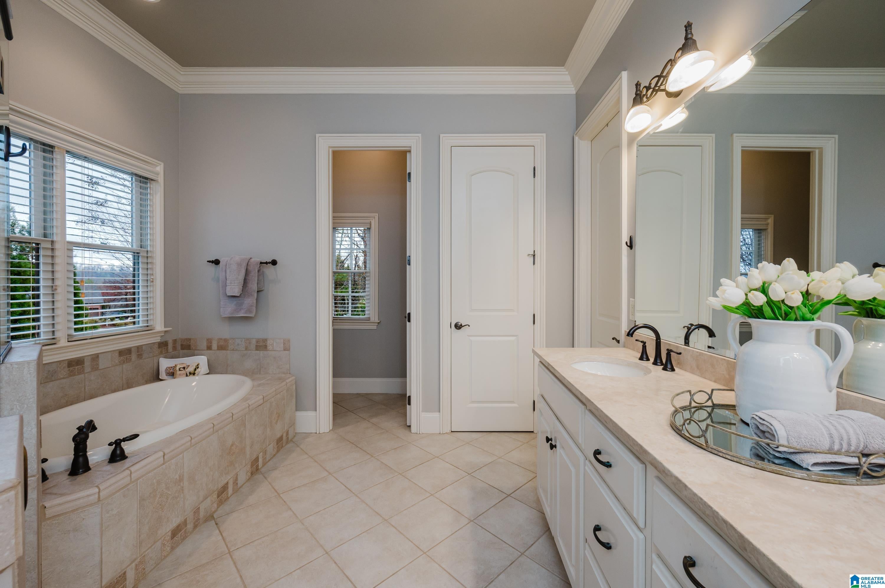 Hoover, Alabama, 35242, United States, 5 Bedrooms Bedrooms, ,5 BathroomsBathrooms,Residential,Active,2007294