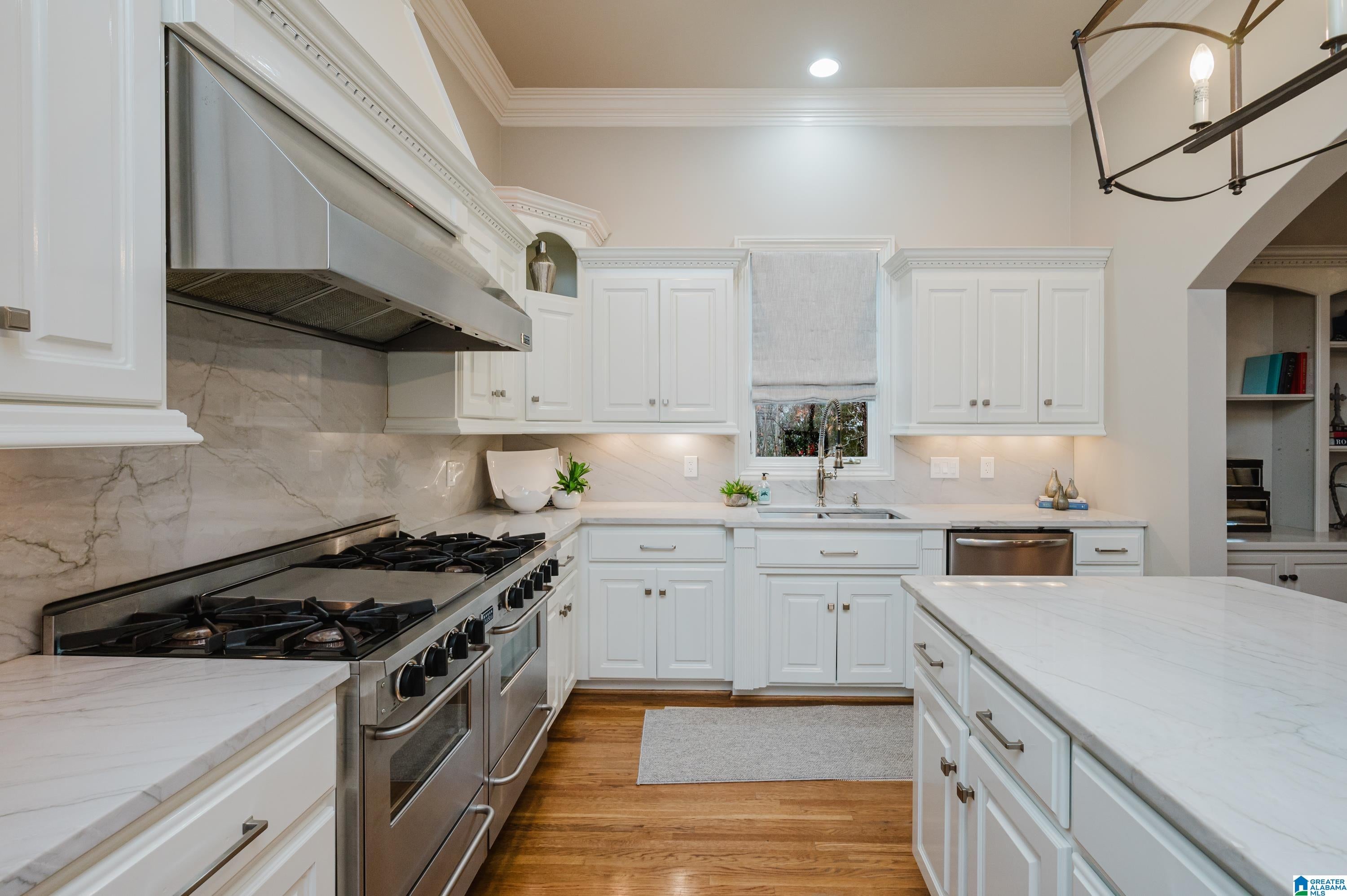 Hoover, Alabama, 35242, United States, 5 Bedrooms Bedrooms, ,5 BathroomsBathrooms,Residential,Active,2007294