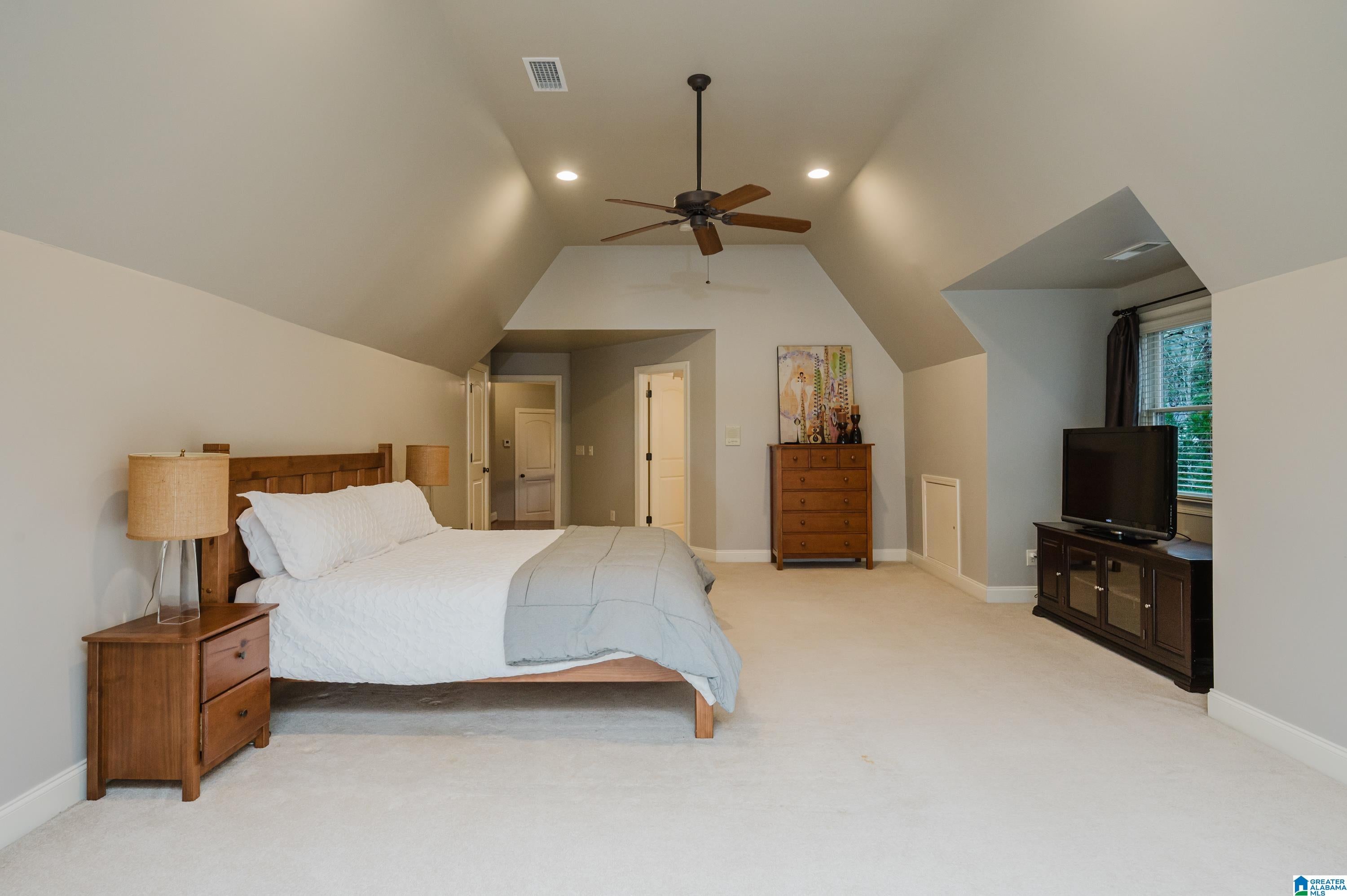 Hoover, Alabama, 35242, United States, 5 Bedrooms Bedrooms, ,5 BathroomsBathrooms,Residential,Active,2007294