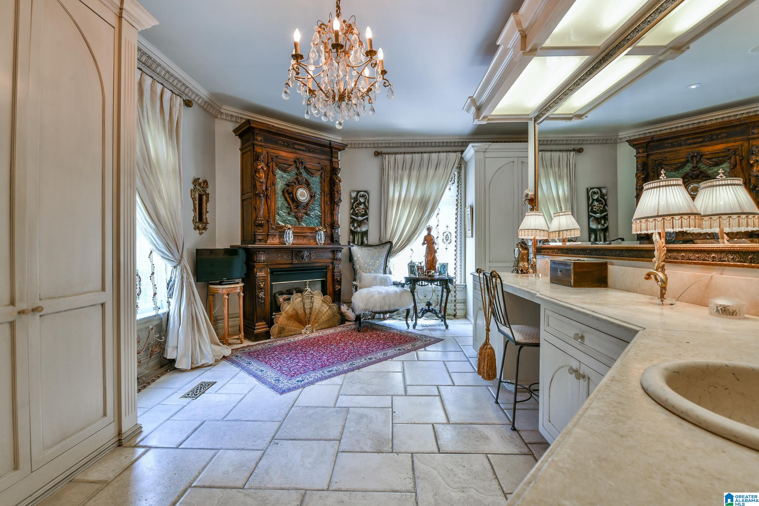 Hoover, Alabama, 35242, United States, 6 Bedrooms Bedrooms, ,8 BathroomsBathrooms,Residential,Active,1711519