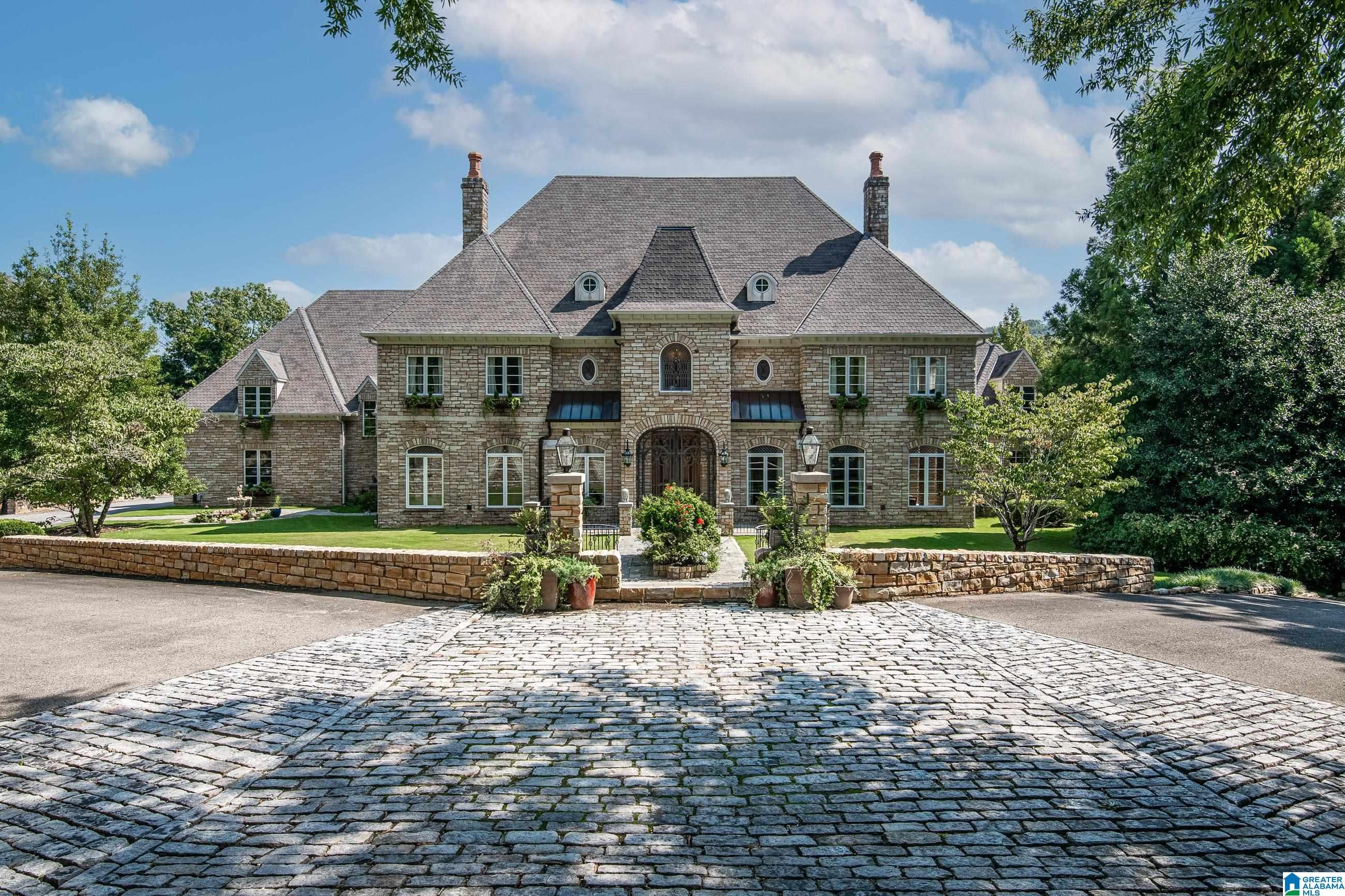 Hoover, Alabama, 35242, United States, 6 Bedrooms Bedrooms, ,8 BathroomsBathrooms,Residential,Active,1711519