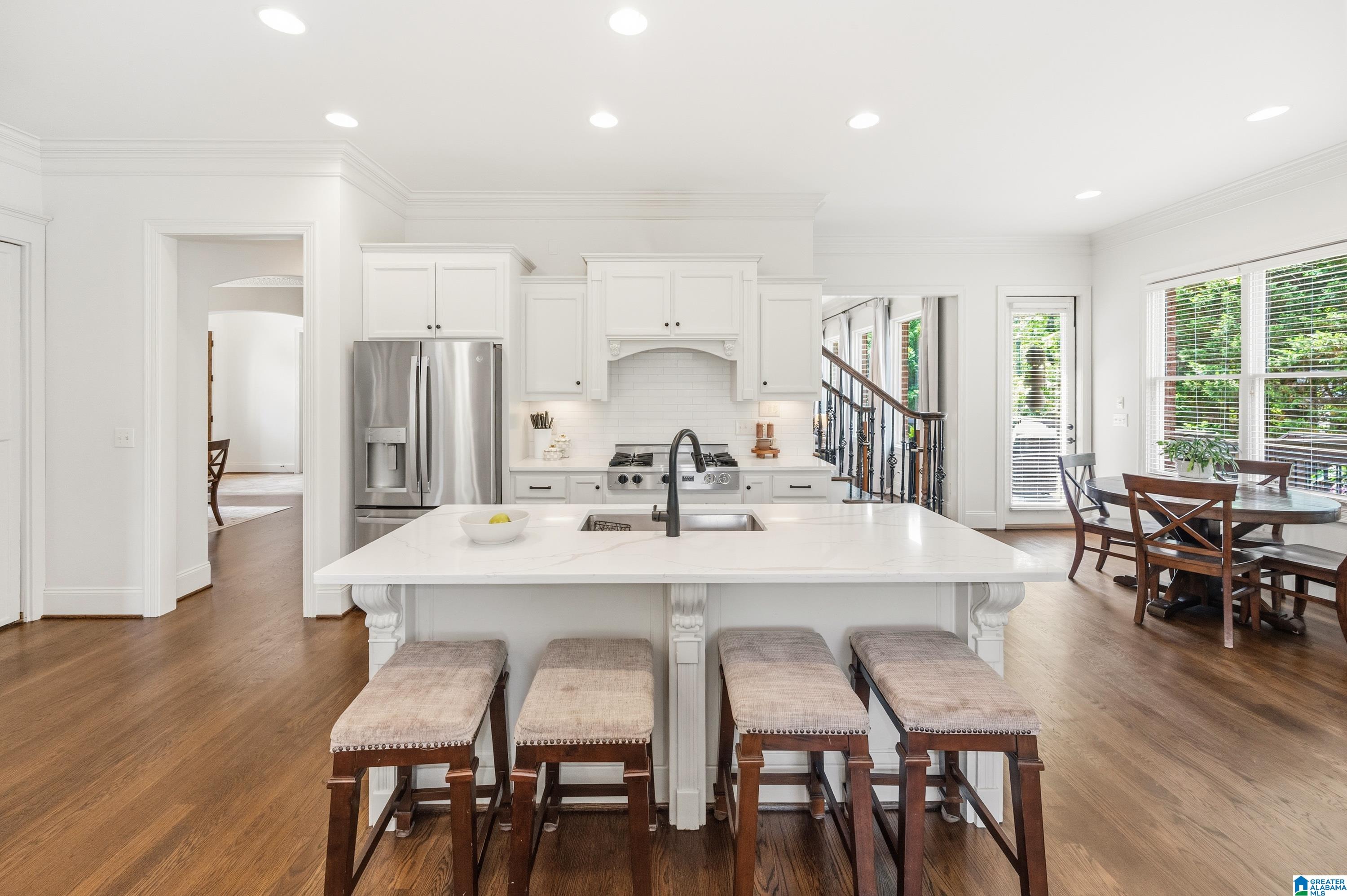 Hoover, Alabama, 35242, United States, 6 Bedrooms Bedrooms, ,5 BathroomsBathrooms,Residential,Active,2045036
