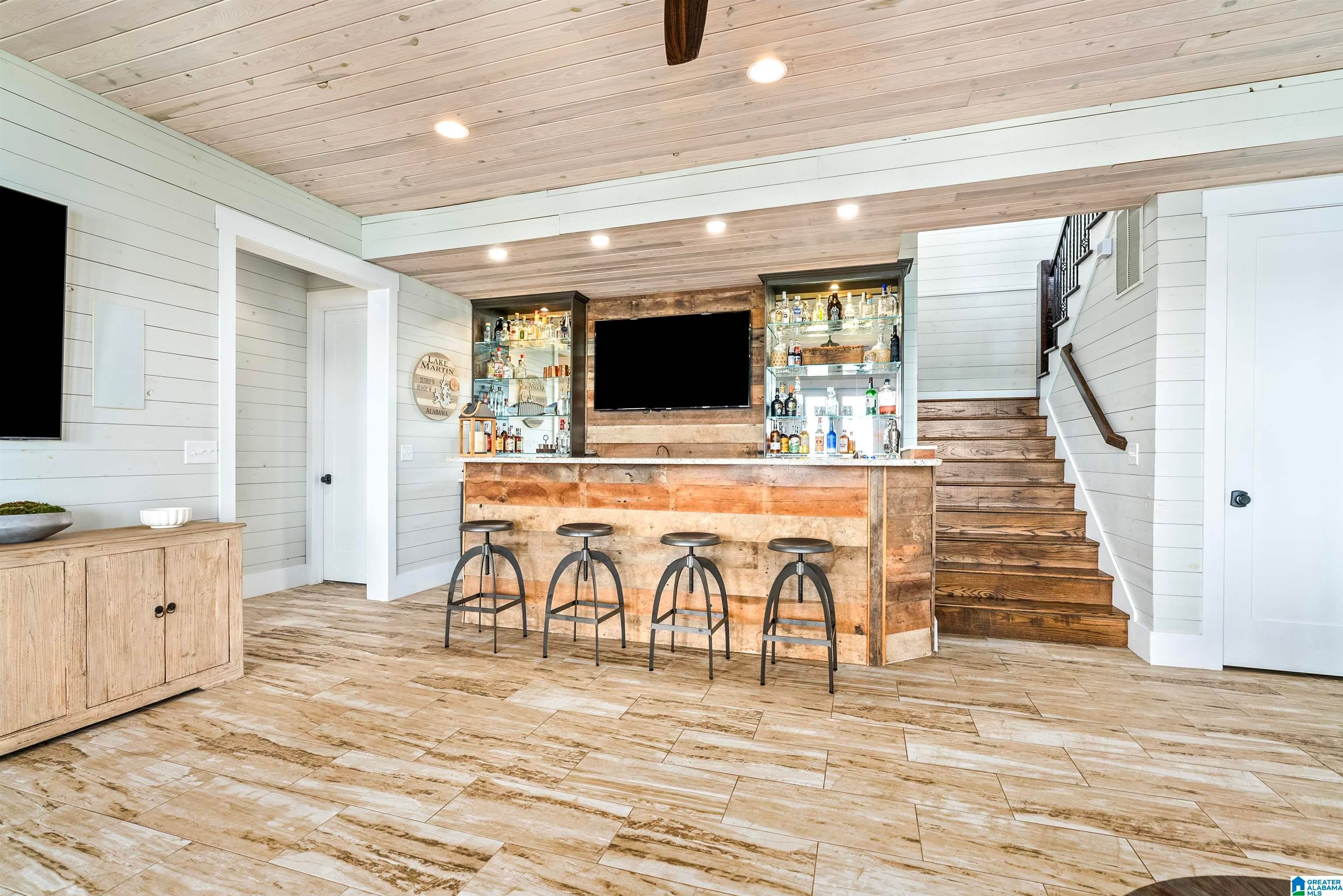Alexander City, Alabama, 35010, United States, 4 Bedrooms Bedrooms, ,5 BathroomsBathrooms,Residential,Active,2044591