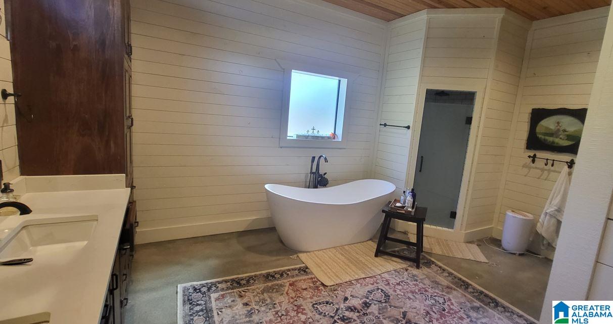 Eutaw, Alabama, 35462, United States, 5 Bedrooms Bedrooms, ,6 BathroomsBathrooms,Residential,Active,1995275