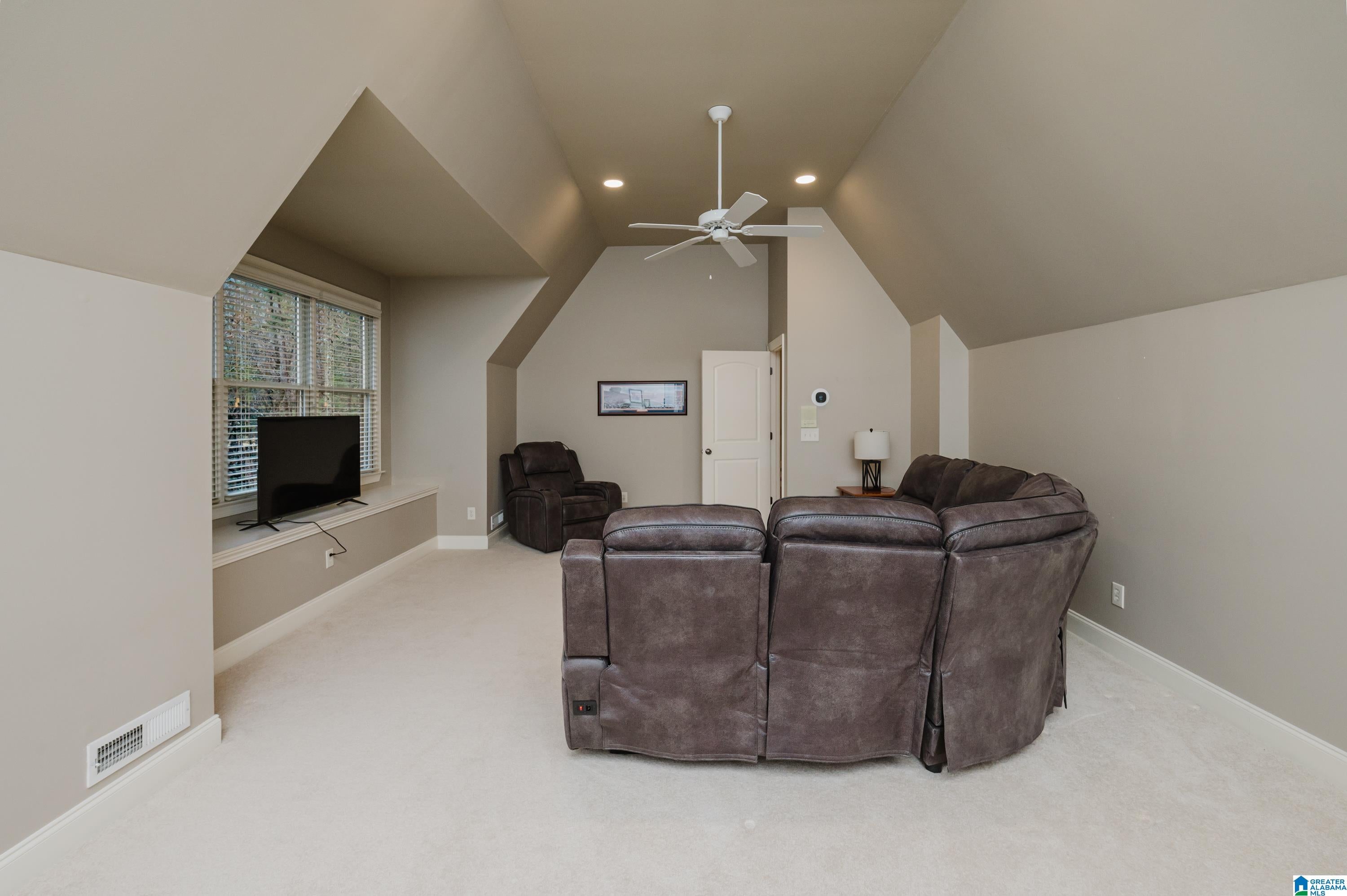 Hoover, Alabama, 35242, United States, 5 Bedrooms Bedrooms, ,5 BathroomsBathrooms,Residential,Active,2007294