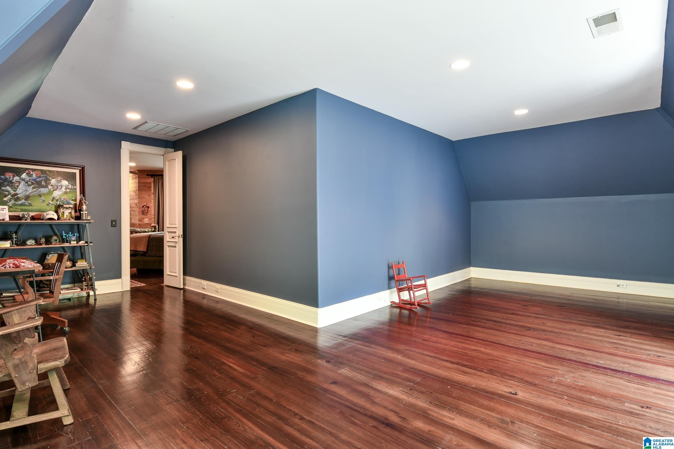 Hoover, Alabama, 35242, United States, 6 Bedrooms Bedrooms, ,8 BathroomsBathrooms,Residential,Active,1711519